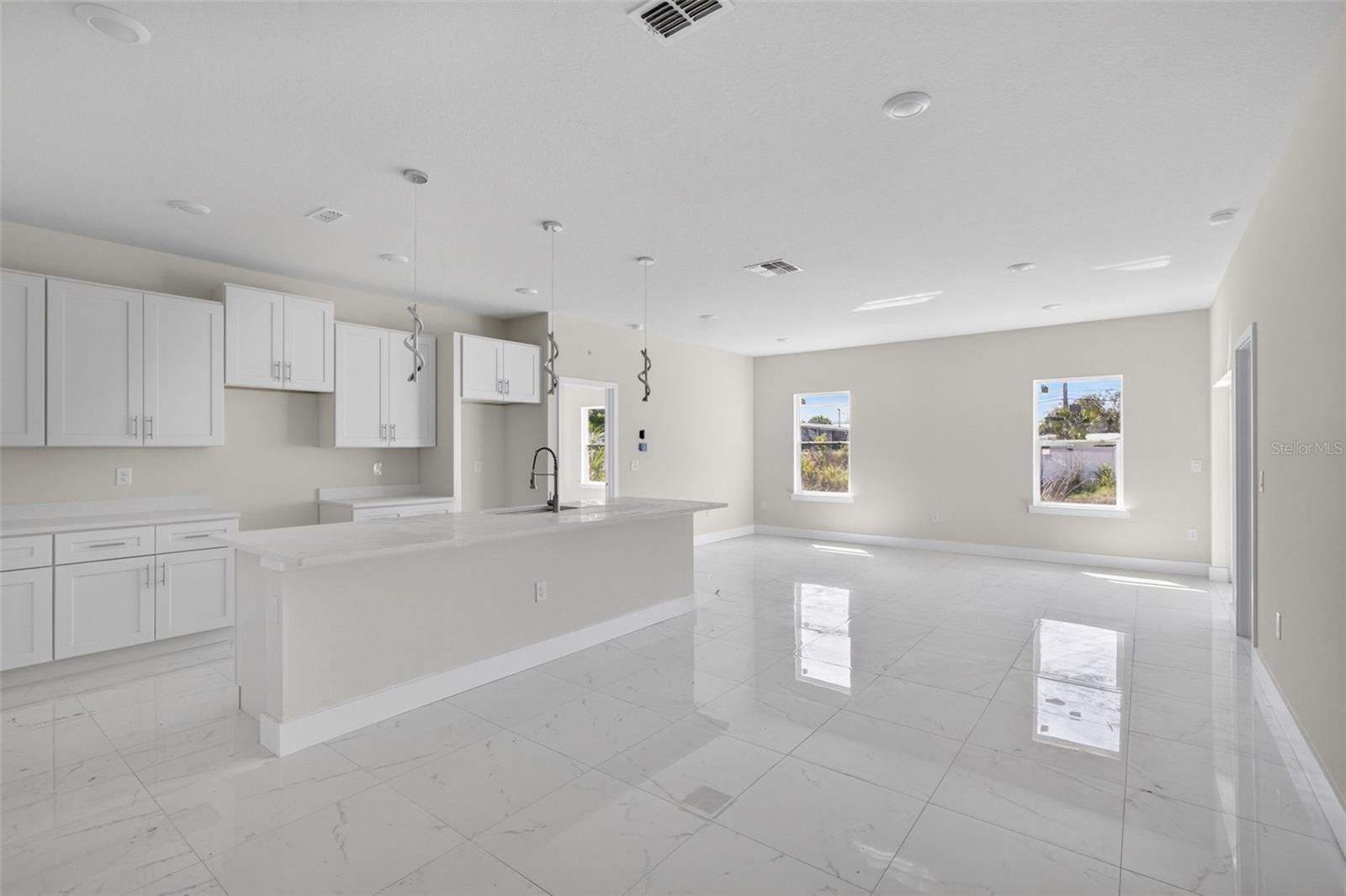 Image 18 of 38 For 21929 Felton Avenue