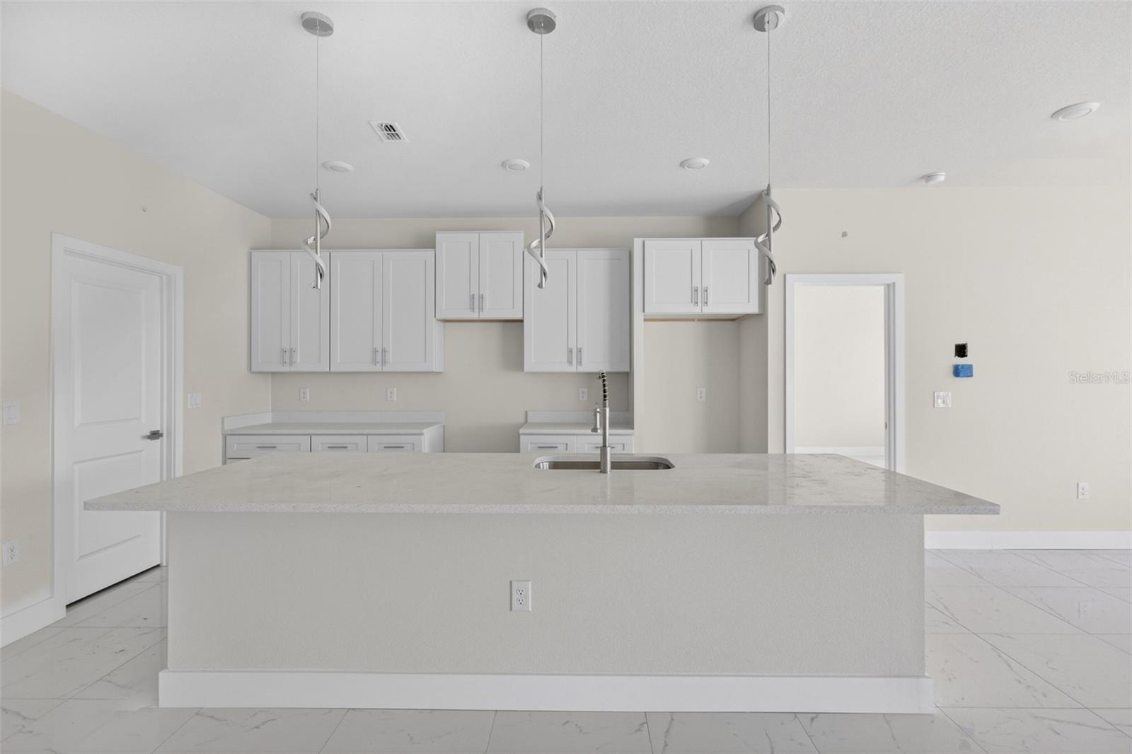 Image 20 of 38 For 21929 Felton Avenue