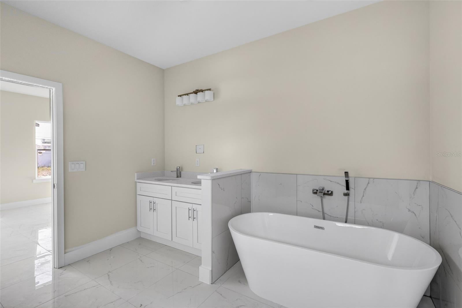 Image 24 of 38 For 21929 Felton Avenue