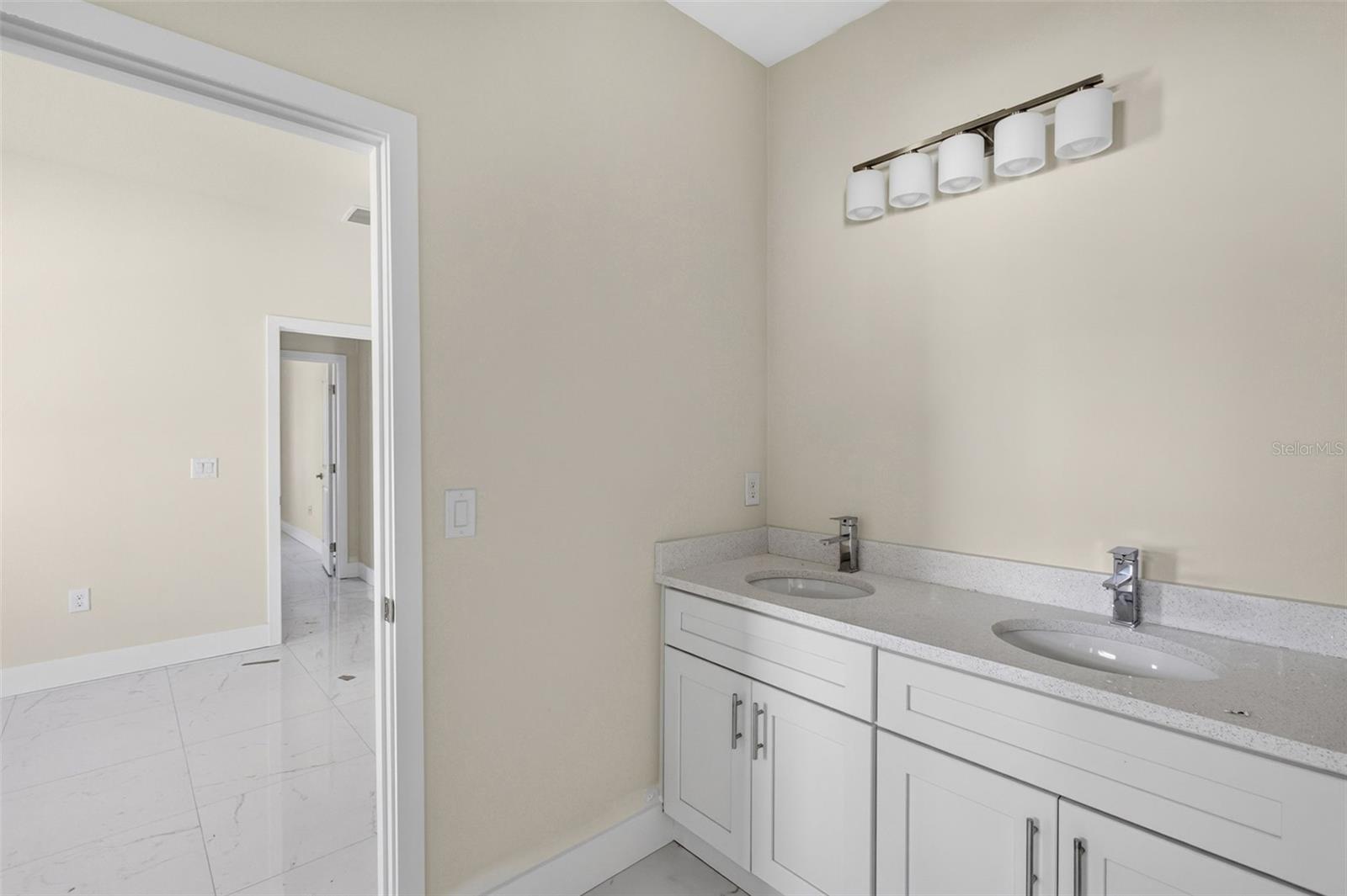 Image 28 of 38 For 21929 Felton Avenue