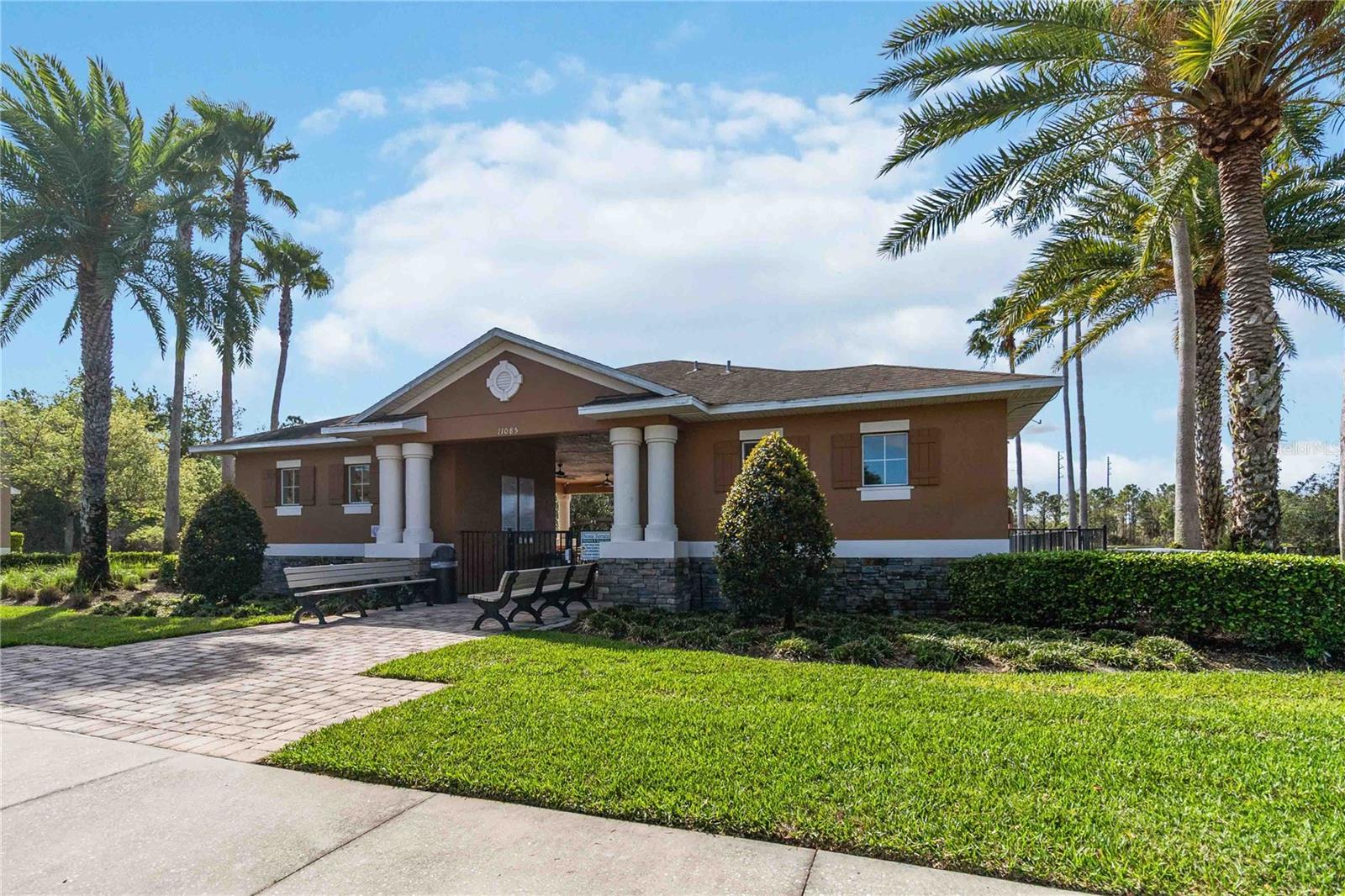 Image 32 of 36 For 9016 Savannah Magnolia Lane