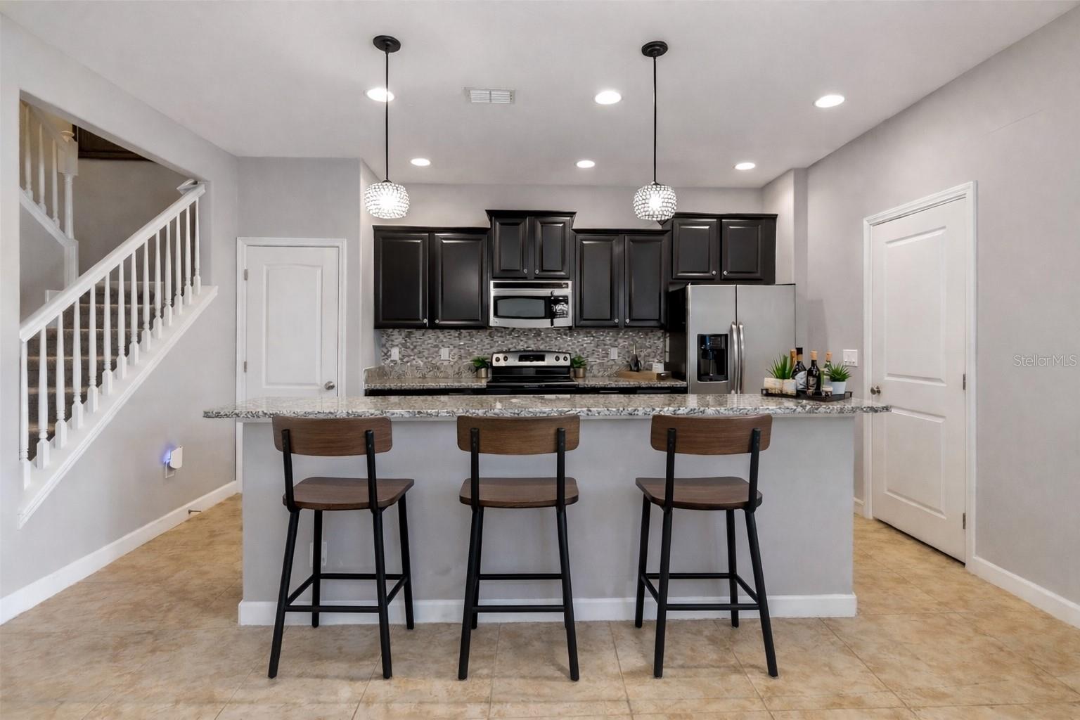 Image 5 of 36 For 9016 Savannah Magnolia Lane