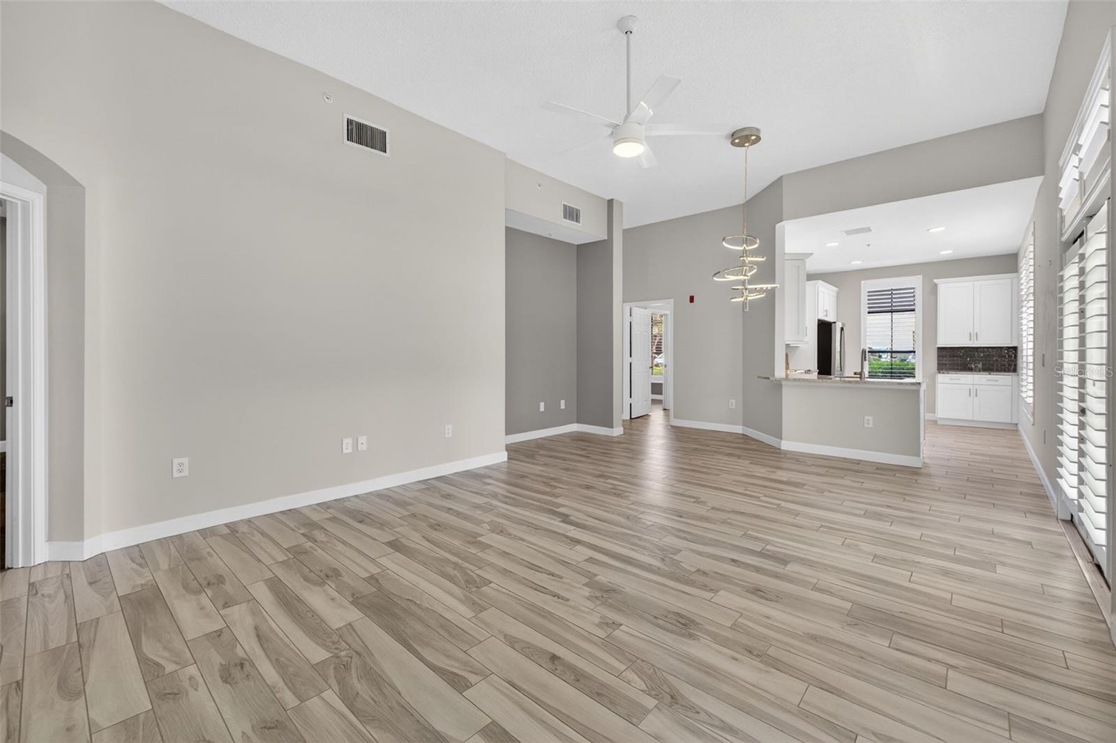 Image 20 of 69 For 701 Westpark Way 101