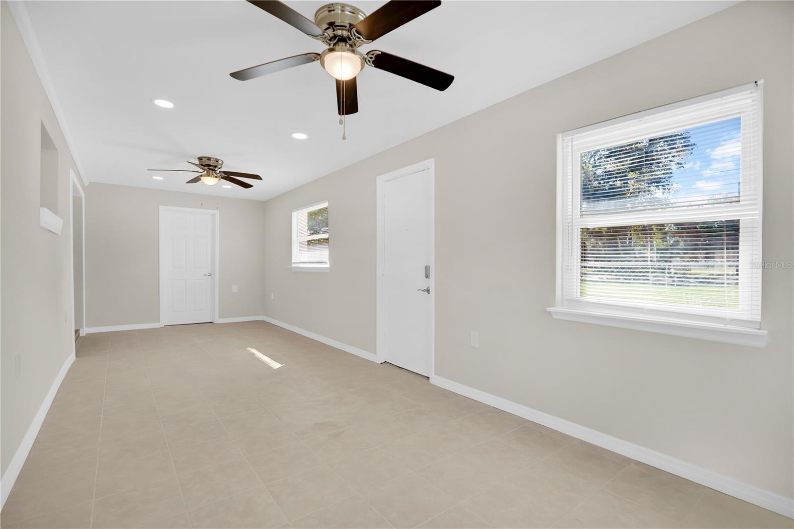 Image 13 of 24 For 1215 Counts Street