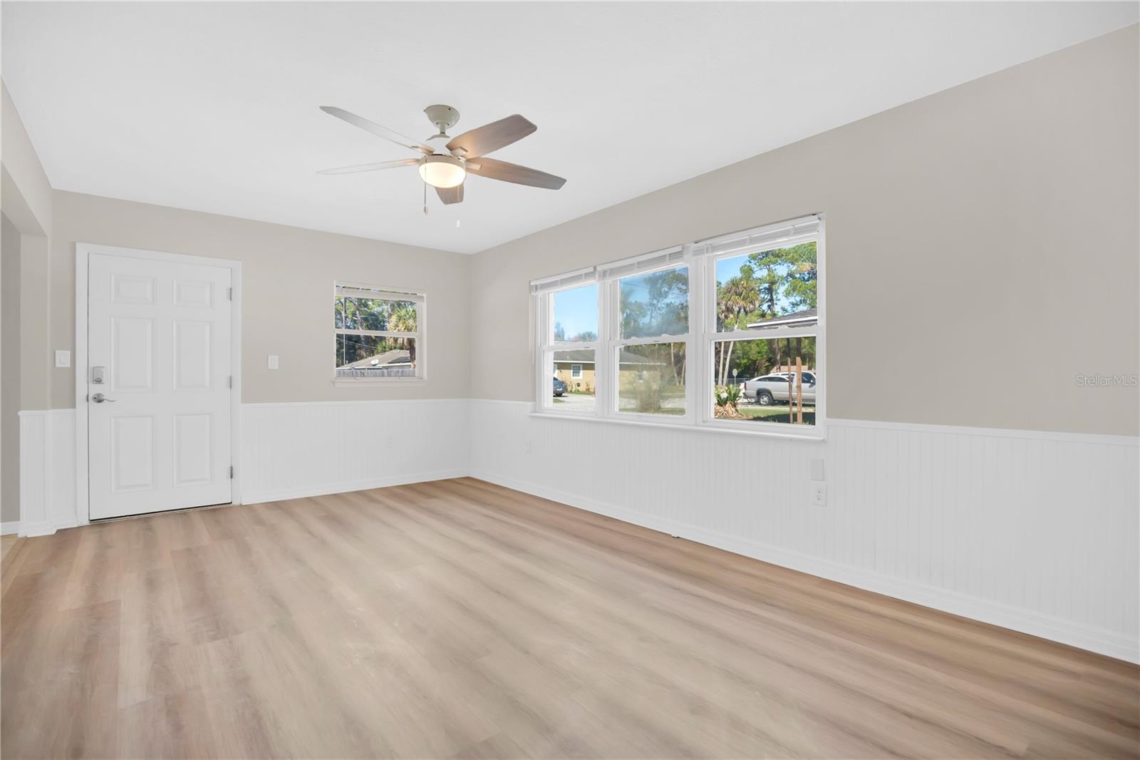 Image 4 of 24 For 1215 Counts Street