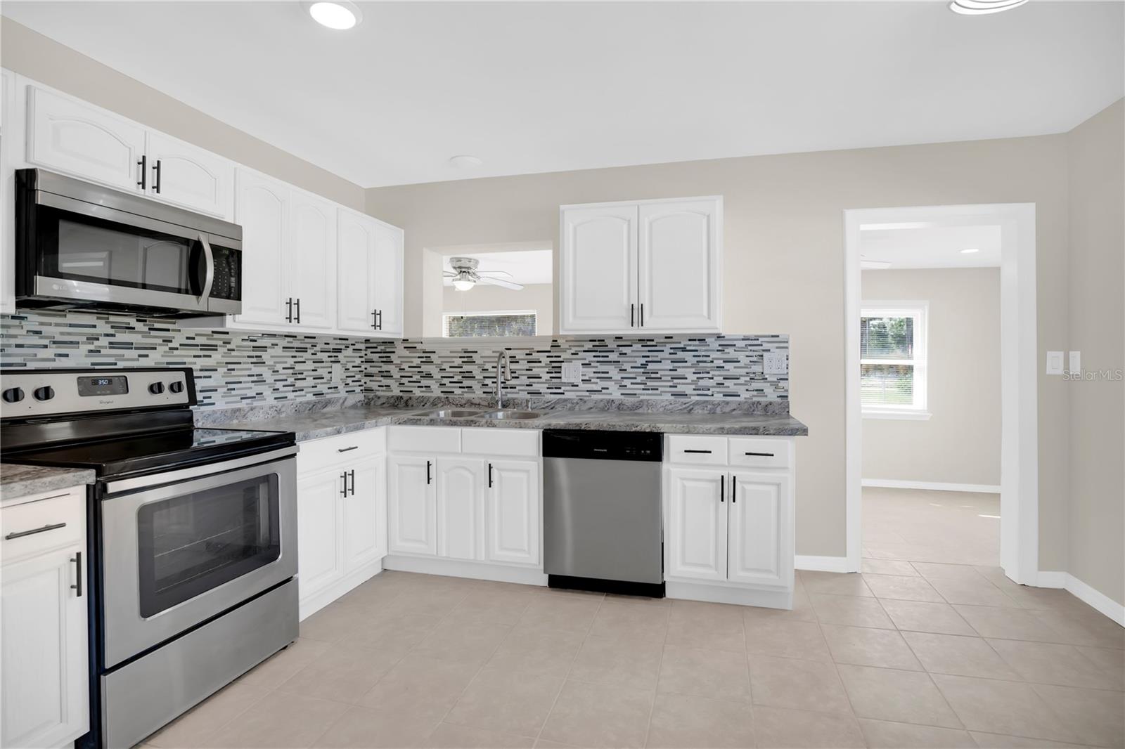 Image 5 of 24 For 1215 Counts Street