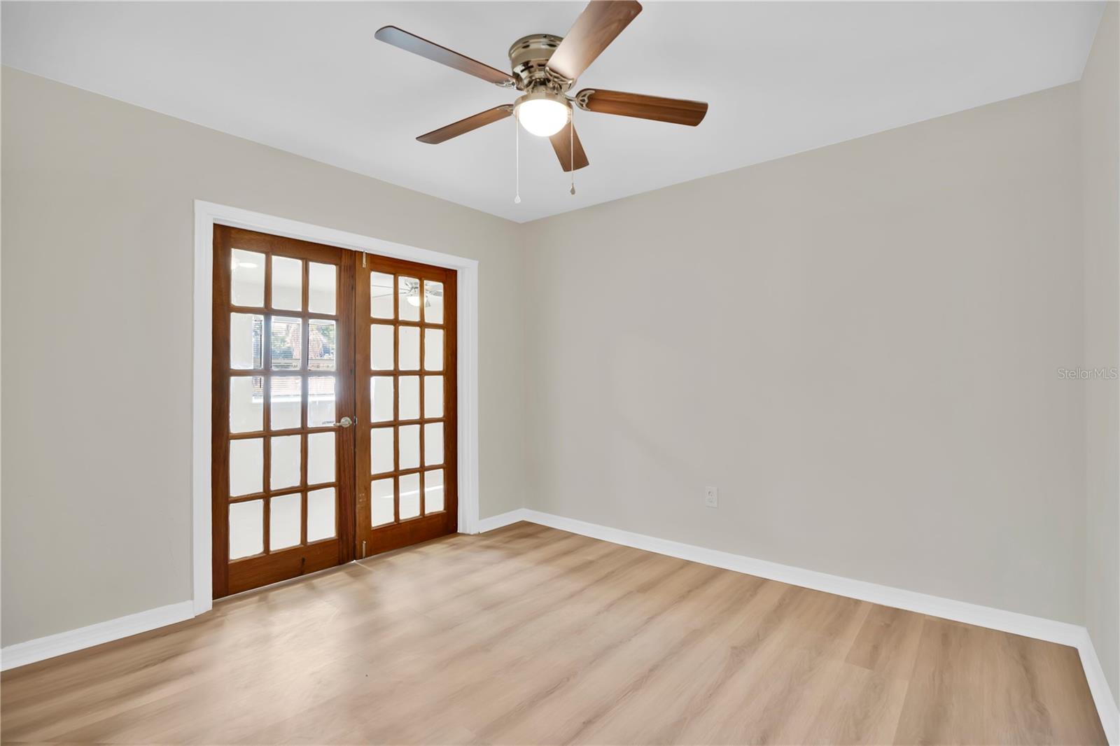 Image 9 of 24 For 1215 Counts Street