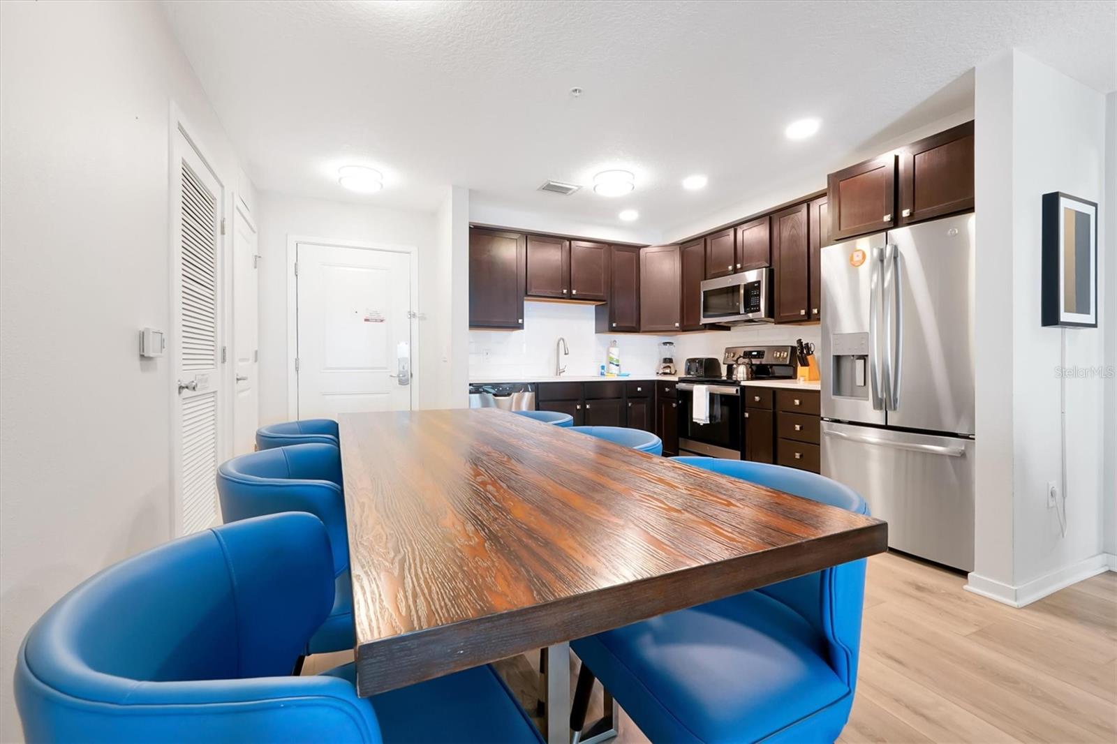 Image 11 of 54 For 4012 Breakview Drive B309