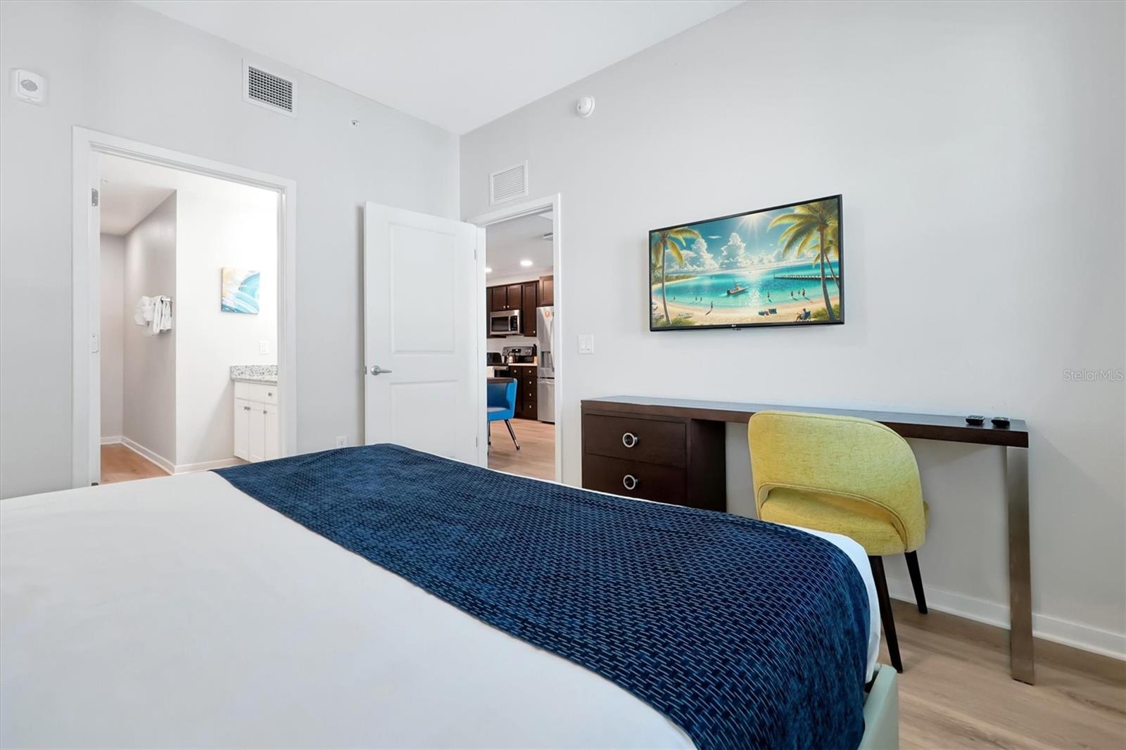 Image 15 of 54 For 4012 Breakview Drive B309