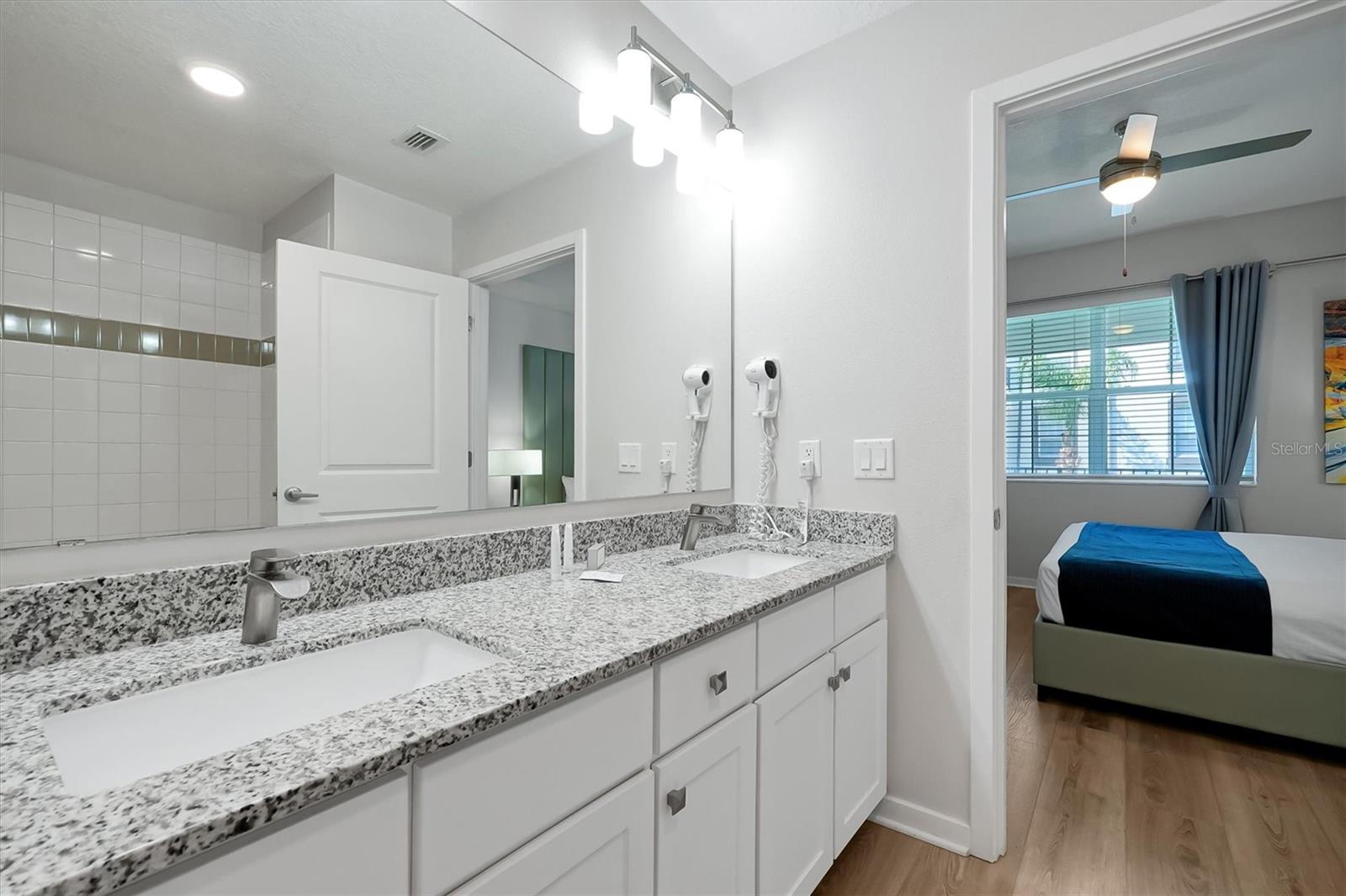 Image 17 of 54 For 4012 Breakview Drive B309