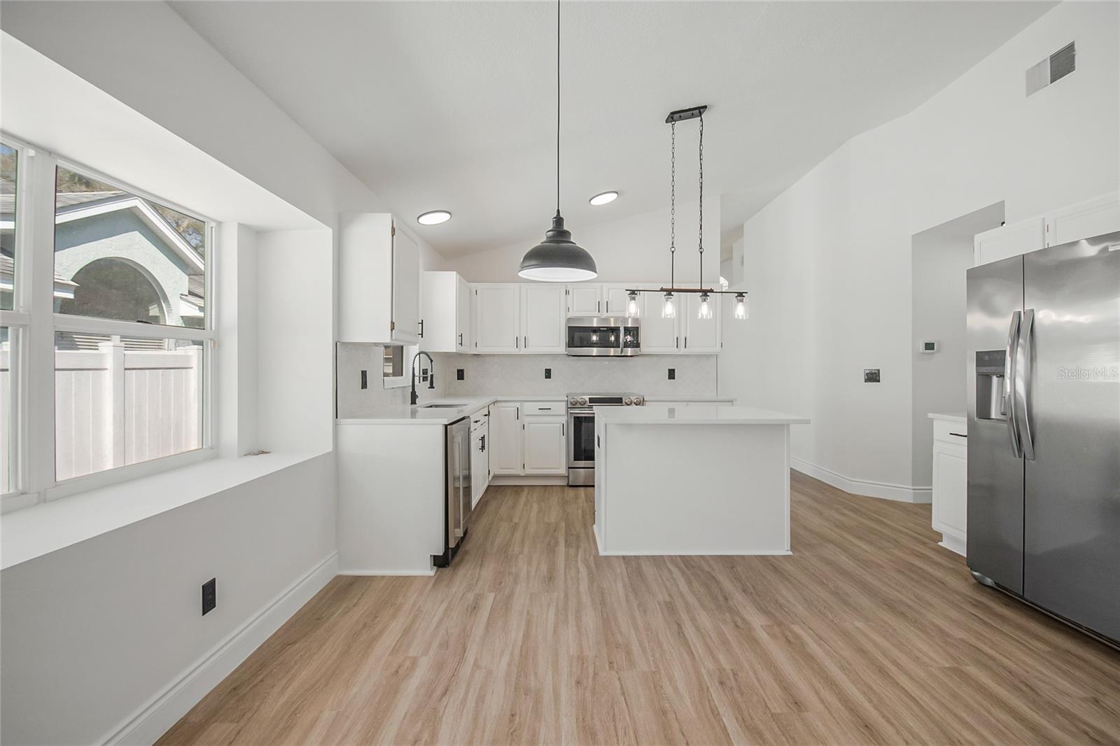 Image 15 of 55 For 808 White Ivey Court