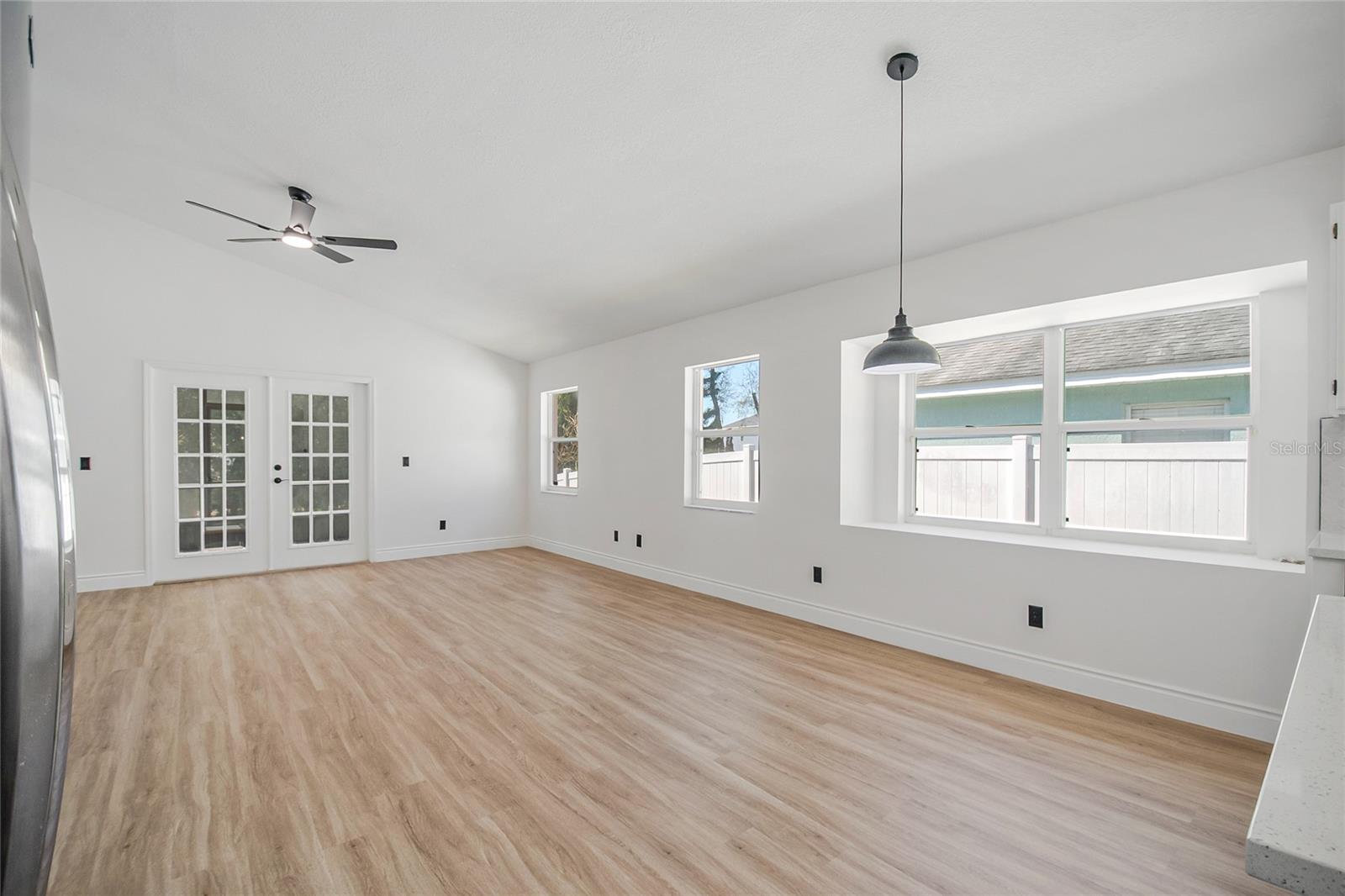 Image 17 of 55 For 808 White Ivey Court