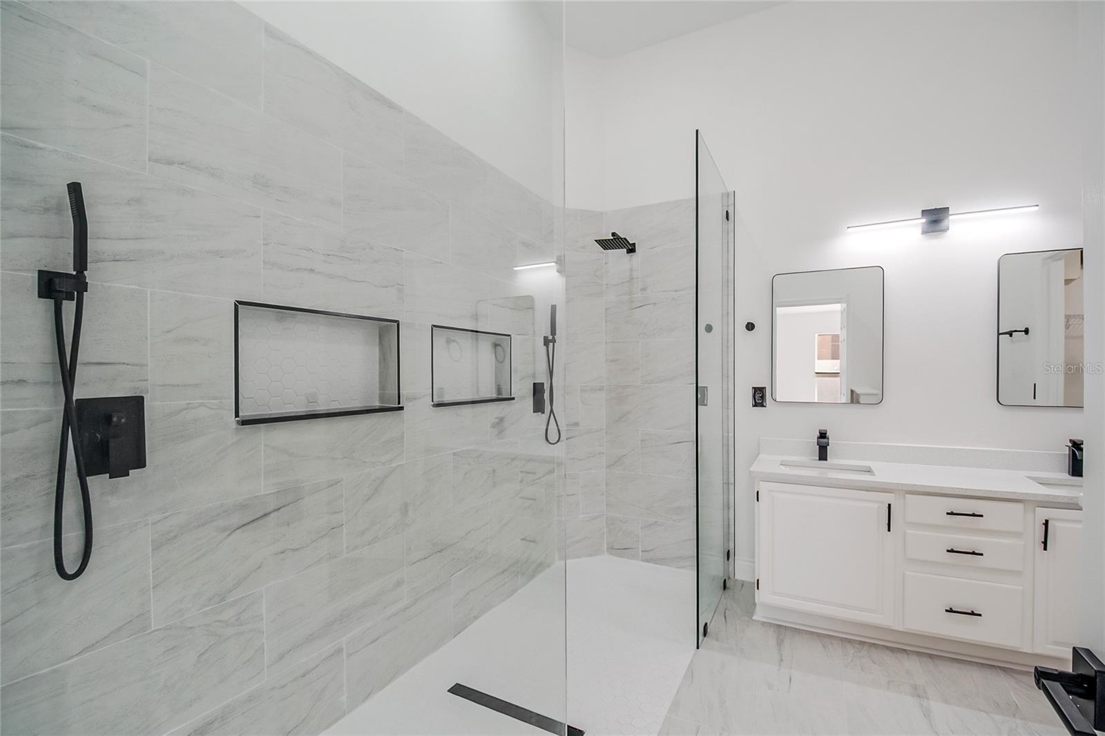 Image 22 of 55 For 808 White Ivey Court