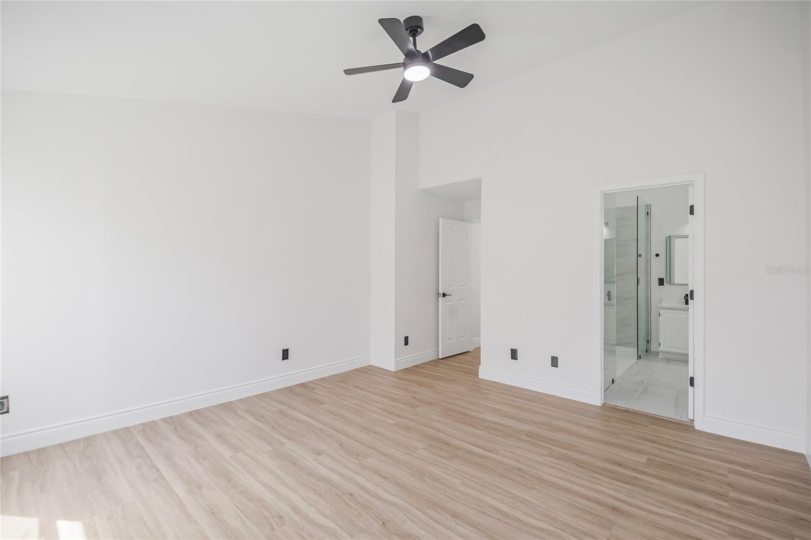 Image 23 of 55 For 808 White Ivey Court