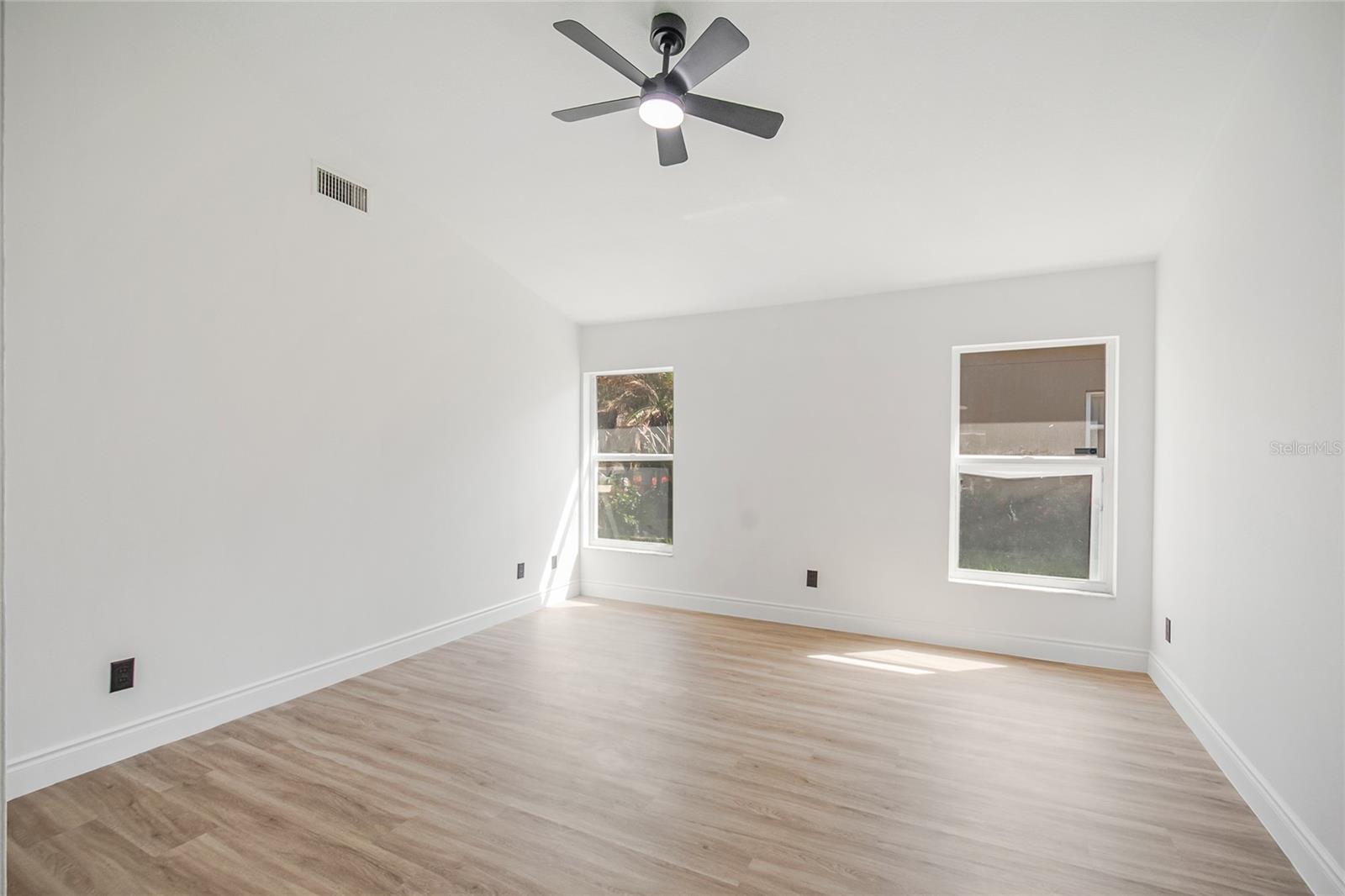 Image 24 of 55 For 808 White Ivey Court