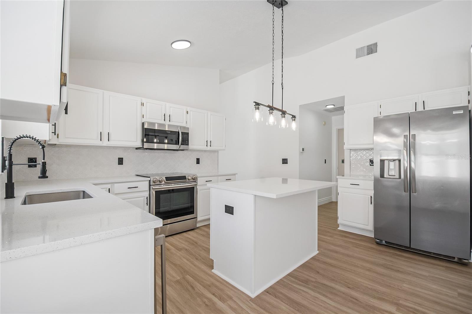 Image 32 of 55 For 808 White Ivey Court