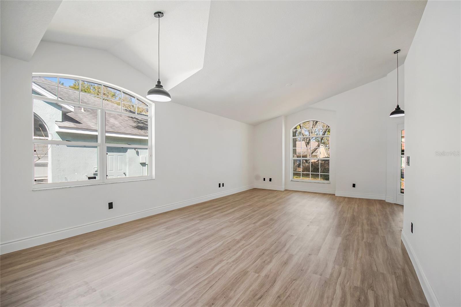 Image 36 of 55 For 808 White Ivey Court