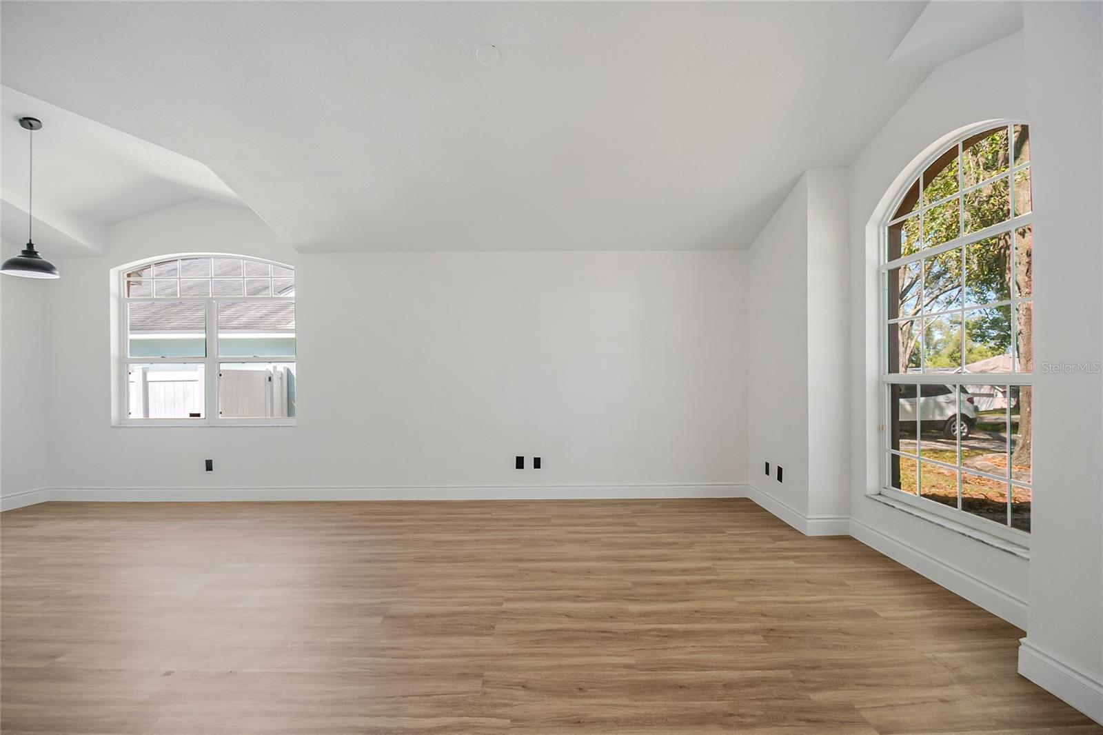 Image 38 of 55 For 808 White Ivey Court