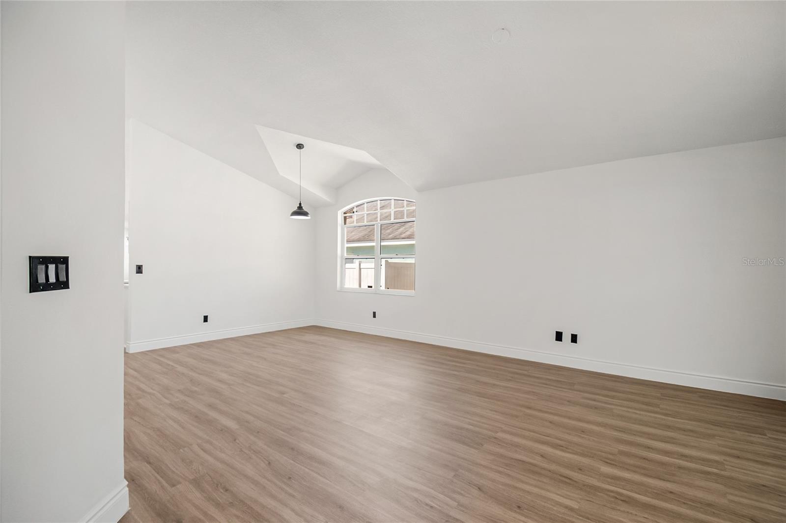 Image 41 of 55 For 808 White Ivey Court