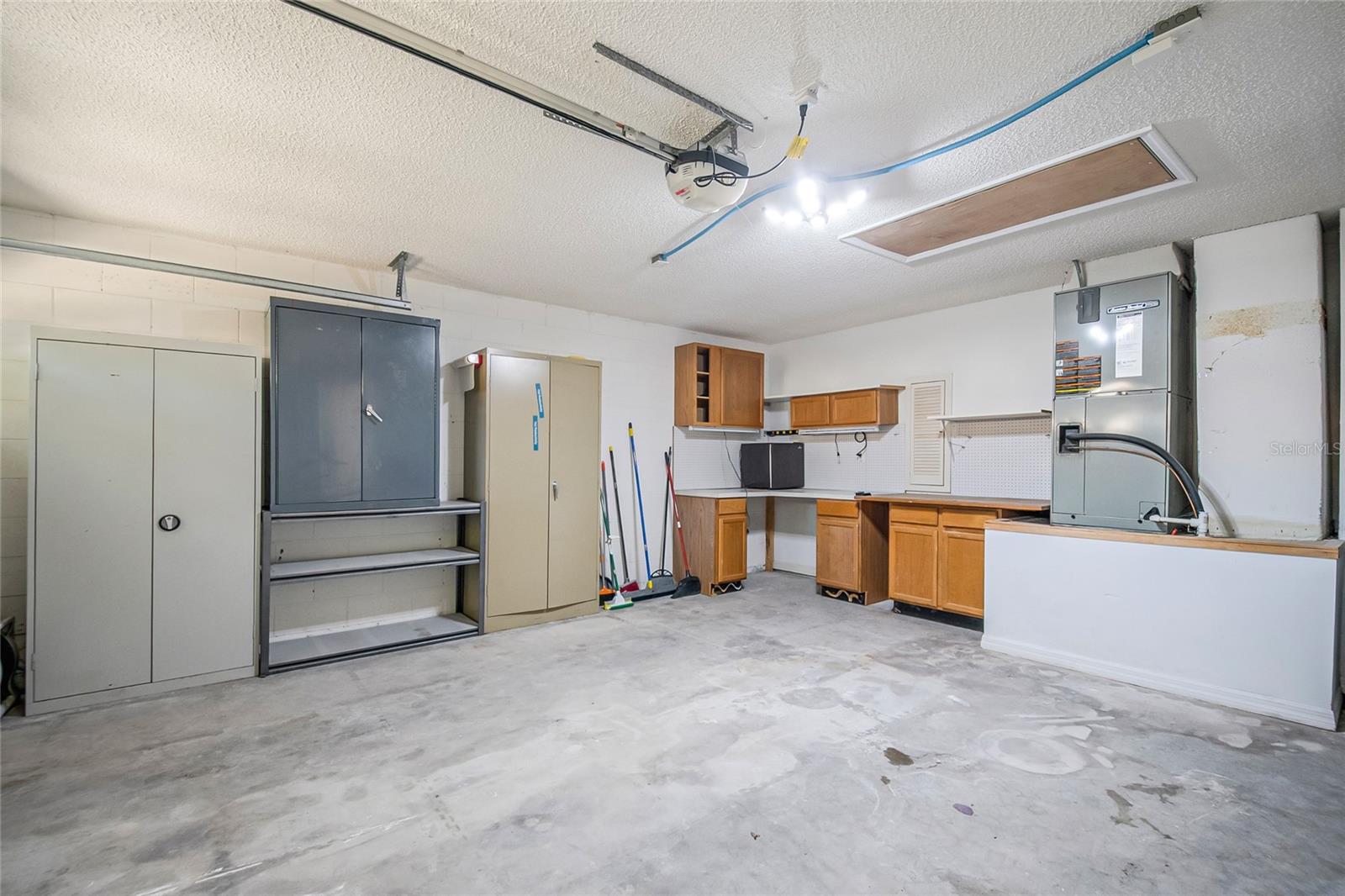 Image 43 of 55 For 808 White Ivey Court