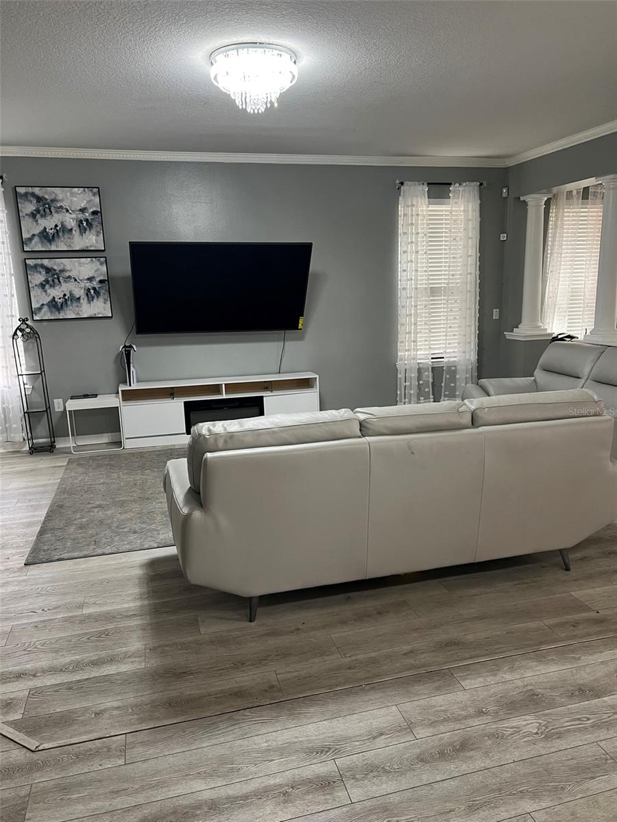 Image 3 of 9 For 2507 Red Berry Way