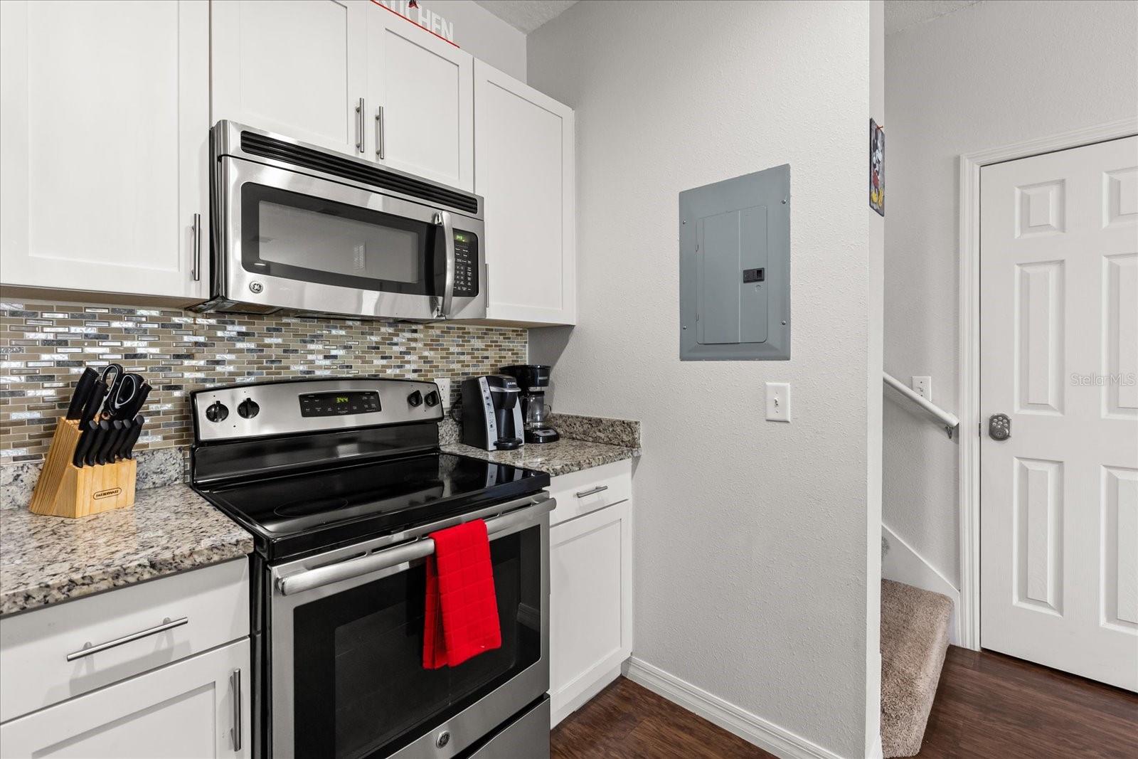 Image 10 of 30 For 5356 Diplomat Court 107