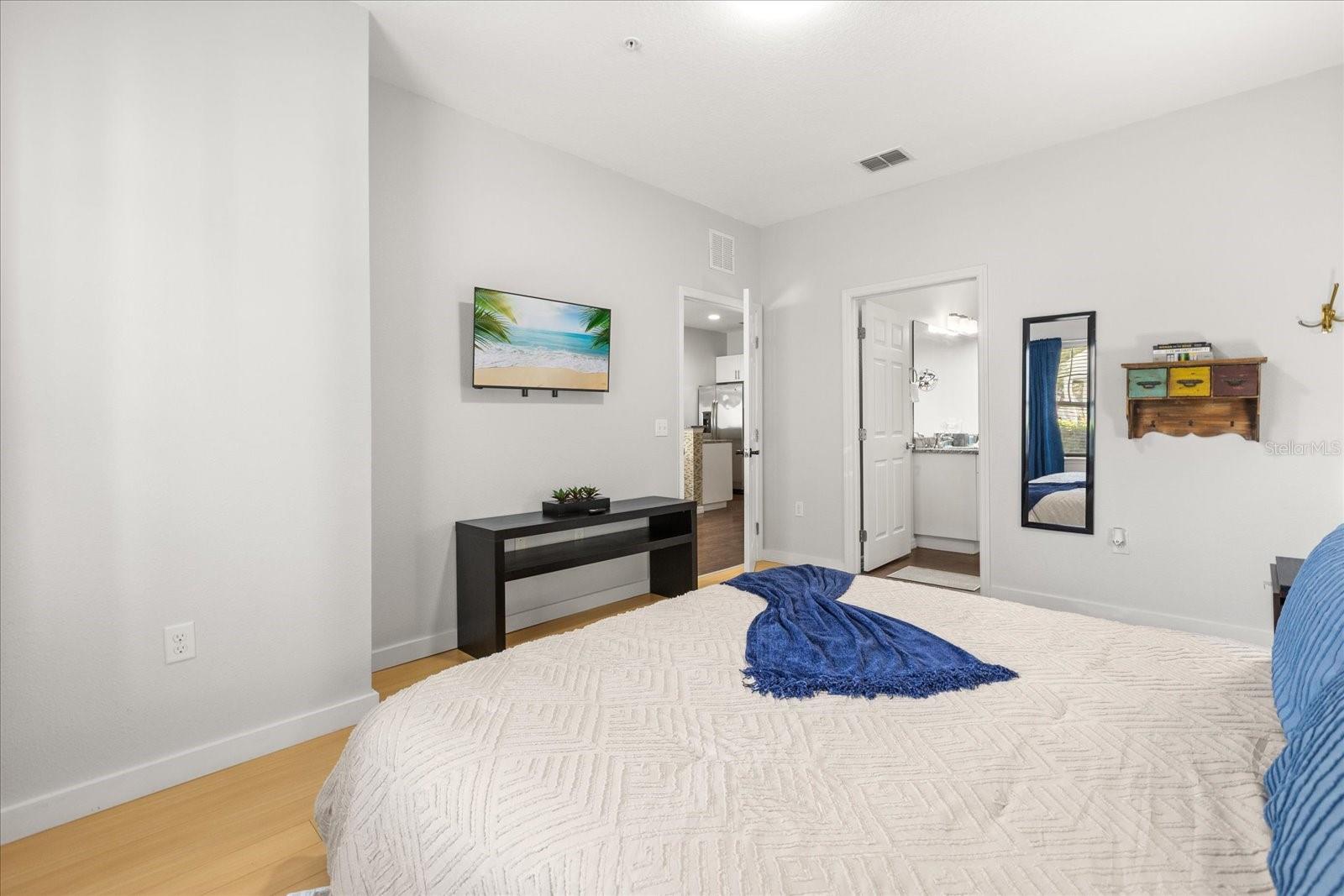 Image 14 of 30 For 5356 Diplomat Court 107