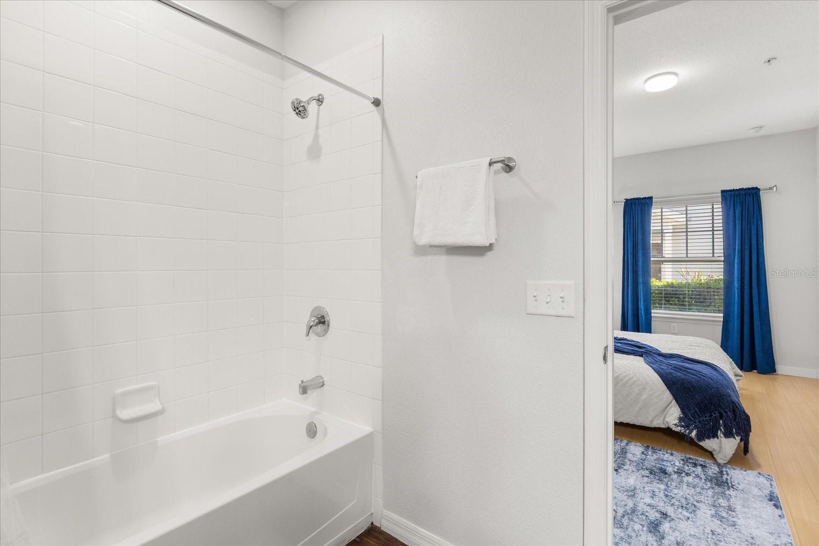 Image 19 of 30 For 5356 Diplomat Court 107