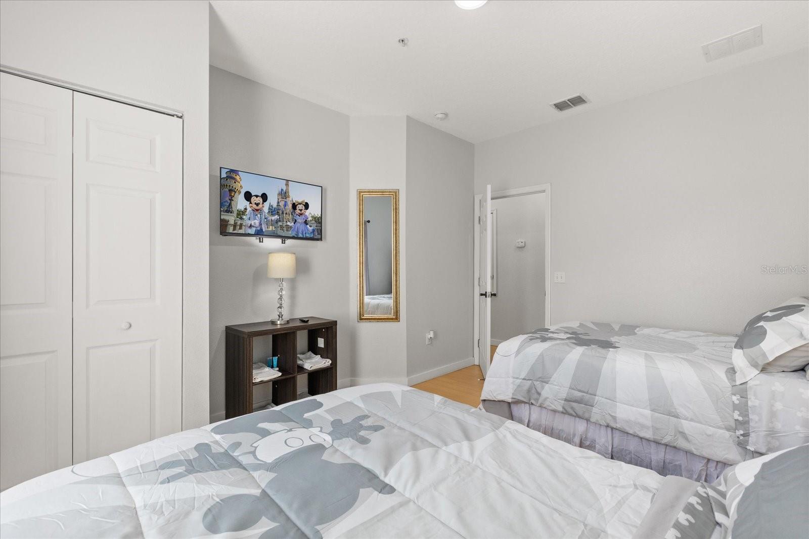 Image 21 of 30 For 5356 Diplomat Court 107