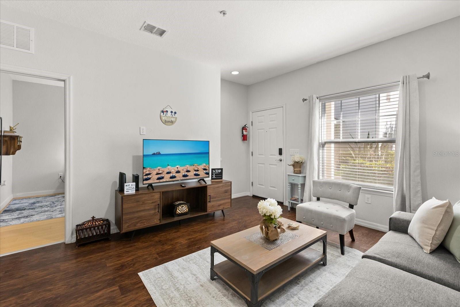 Image 5 of 30 For 5356 Diplomat Court 107