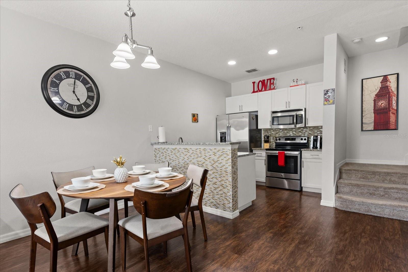 Image 6 of 30 For 5356 Diplomat Court 107