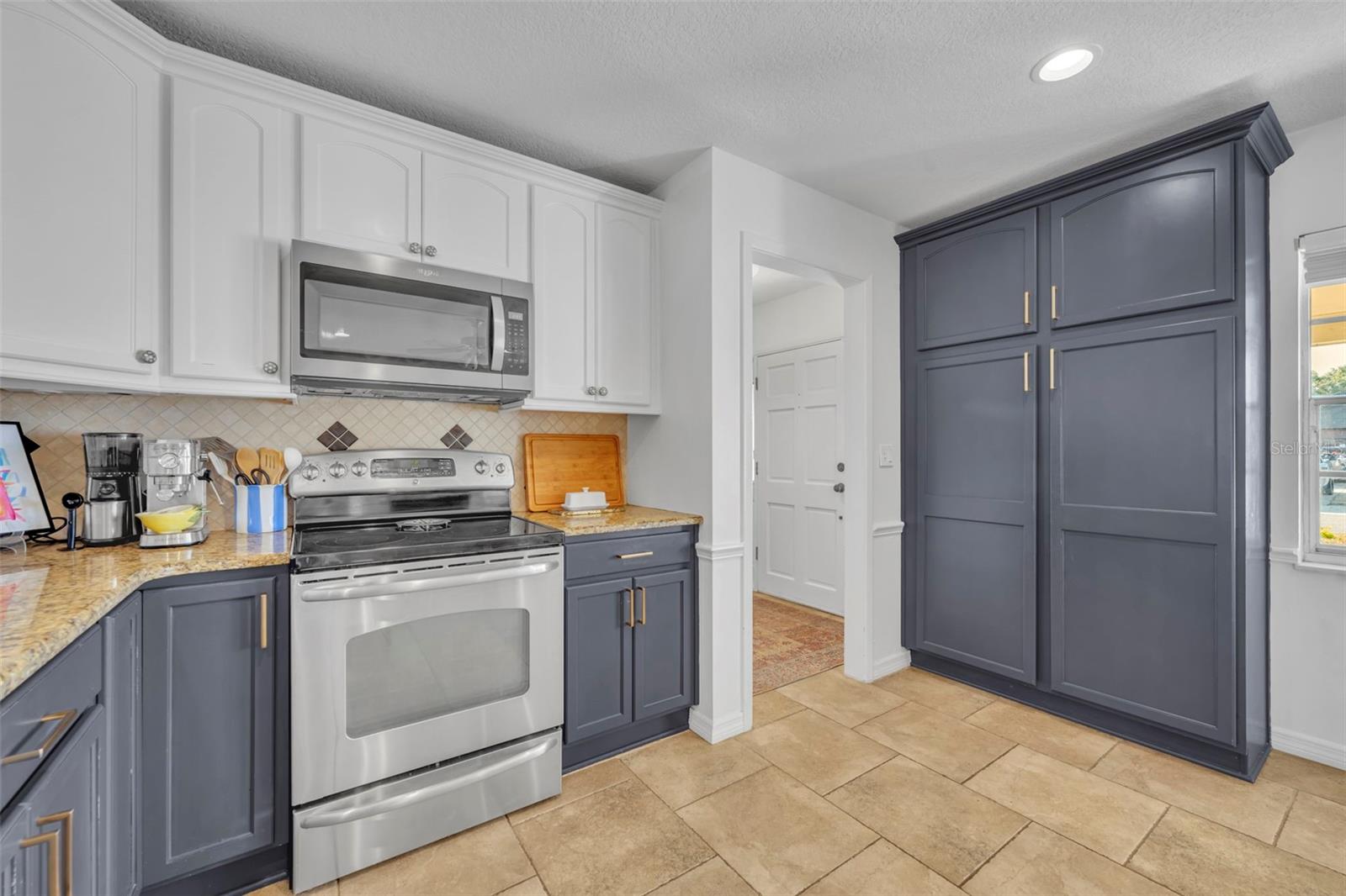 Image 21 of 29 For 815 Arlington Boulevard