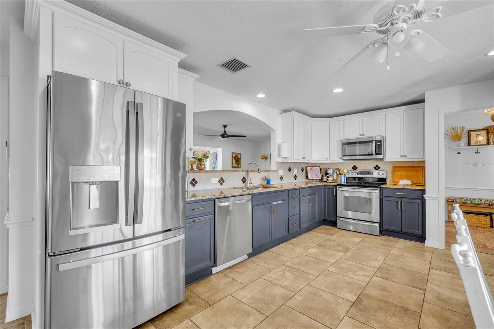 Image 5 of 29 For 815 Arlington Boulevard