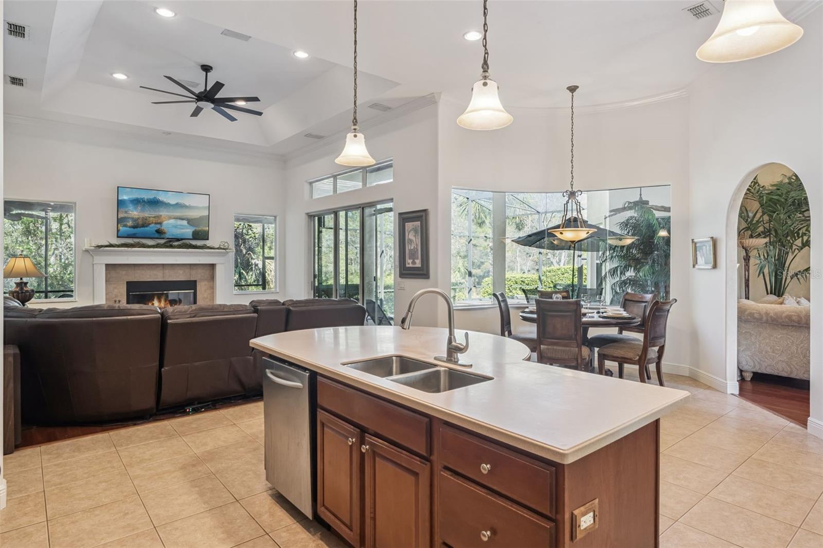 Image 11 of 49 For 814 Miami Springs Drive