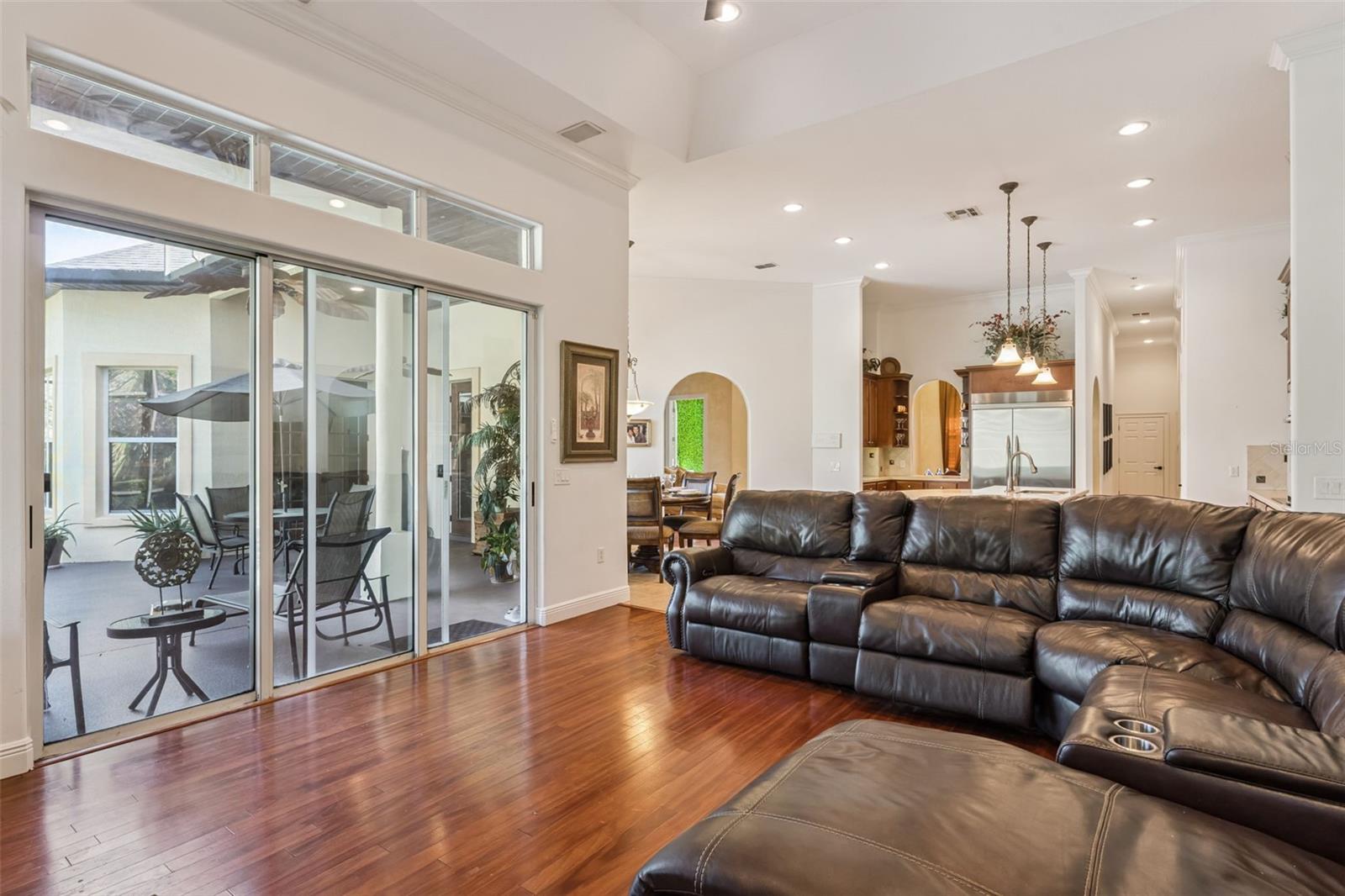 Image 13 of 49 For 814 Miami Springs Drive