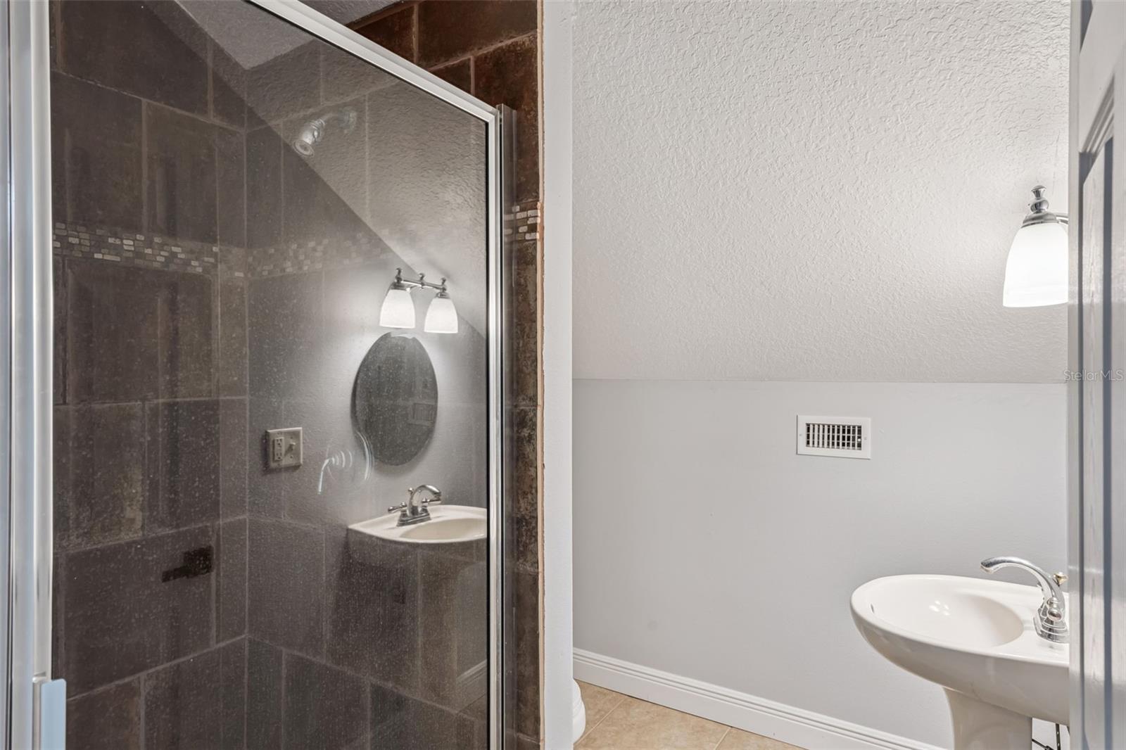 Image 24 of 49 For 814 Miami Springs Drive