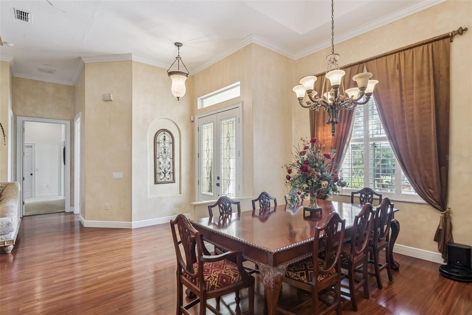 Image 6 of 49 For 814 Miami Springs Drive