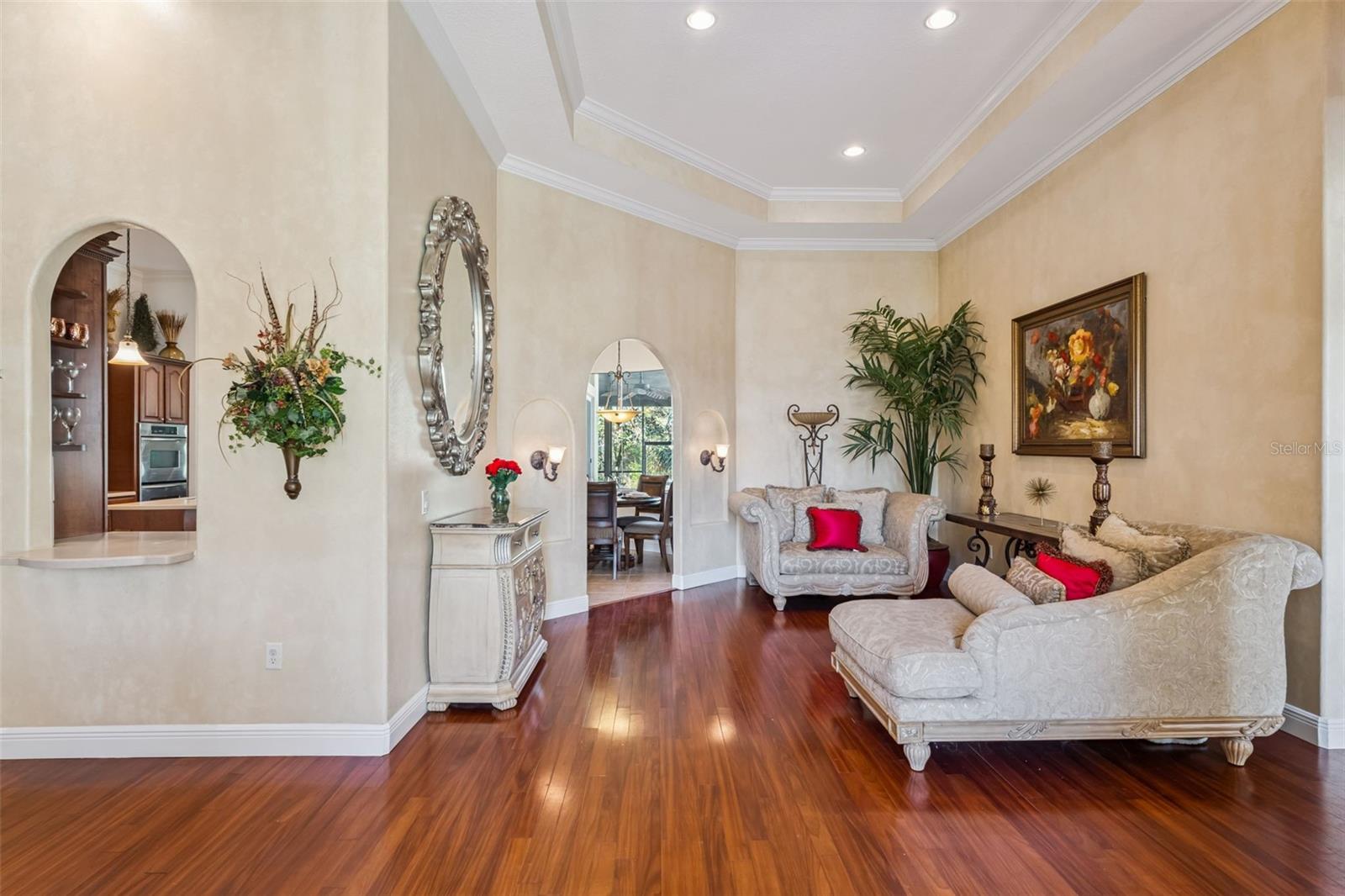 Image 7 of 49 For 814 Miami Springs Drive