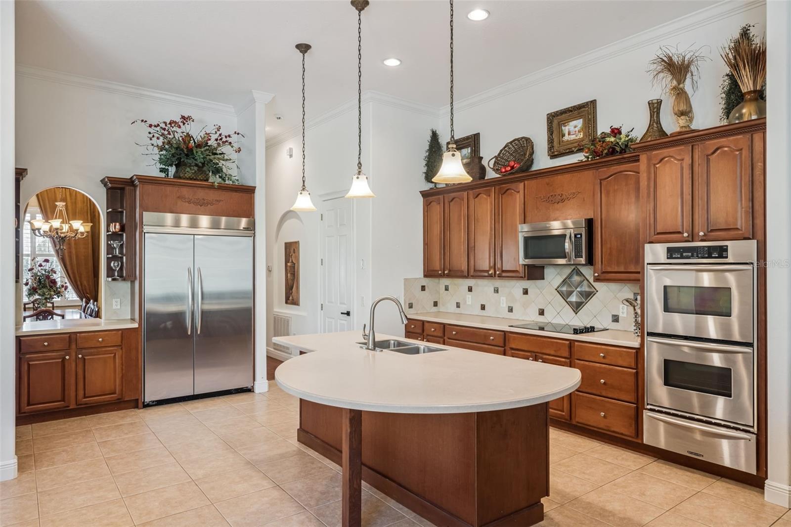 Image 9 of 49 For 814 Miami Springs Drive