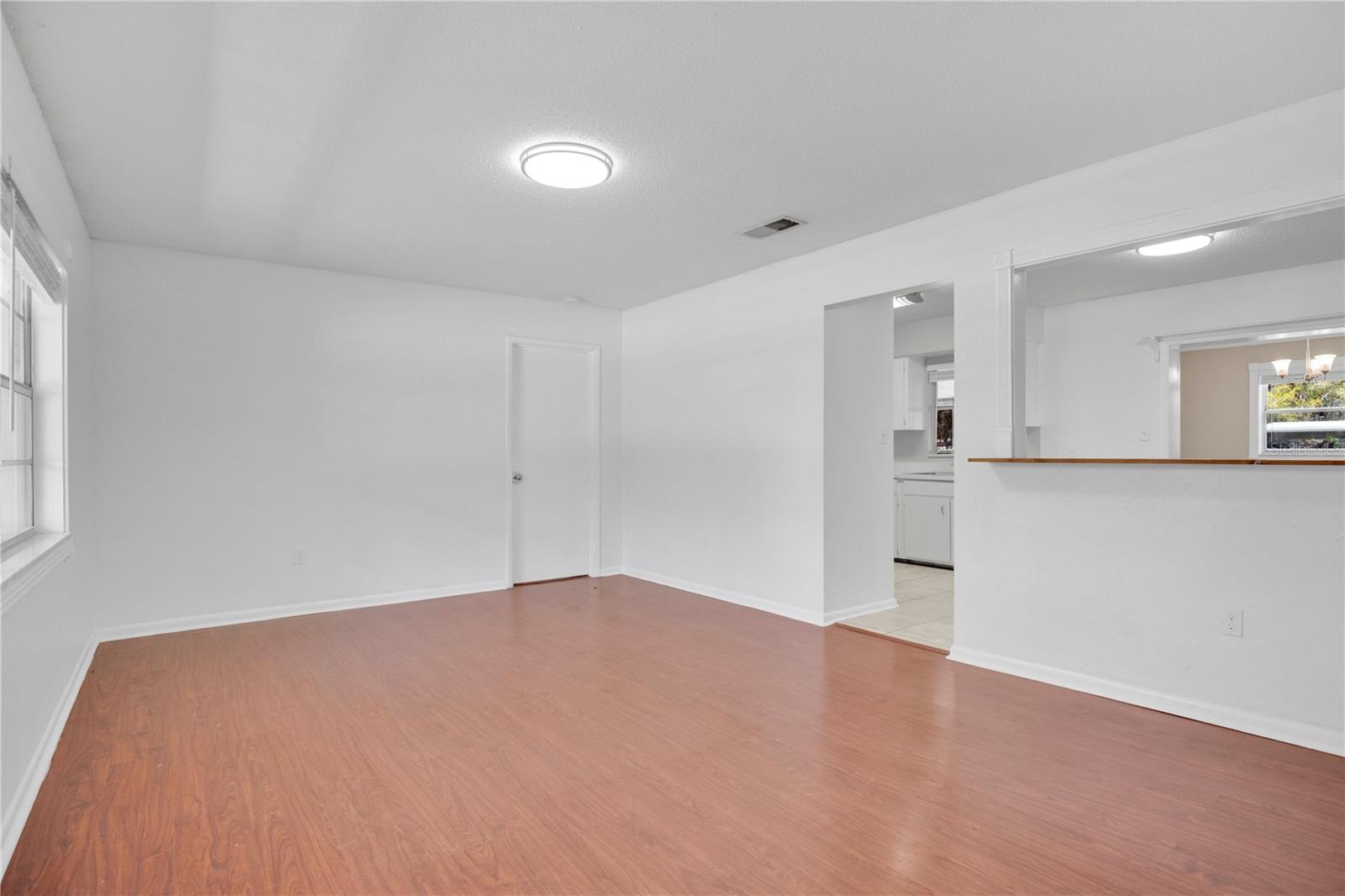 Image 5 of 26 For 4521 Conway Gardens Road