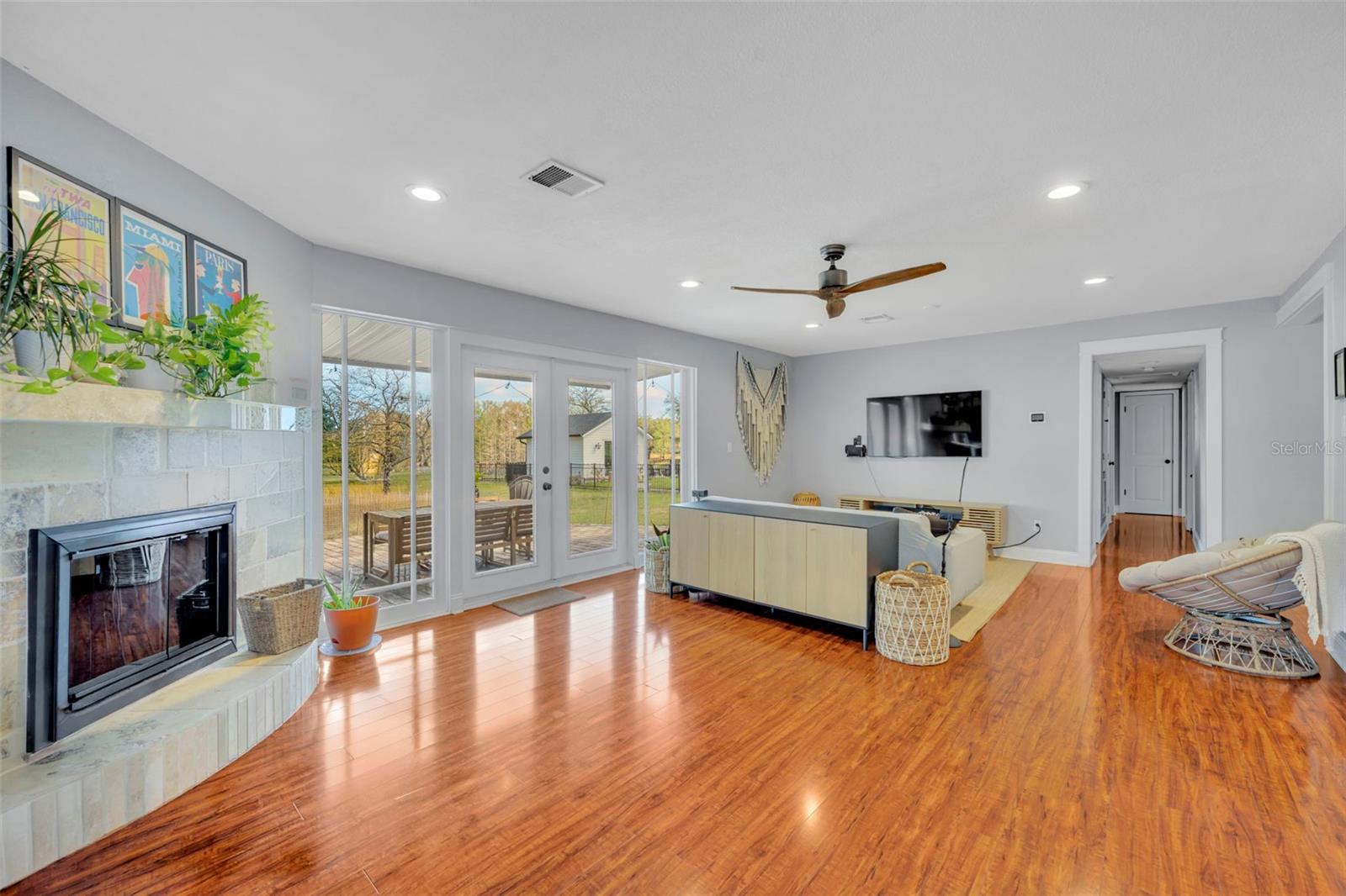 Image 14 of 28 For 1081 Lake Weldona Drive