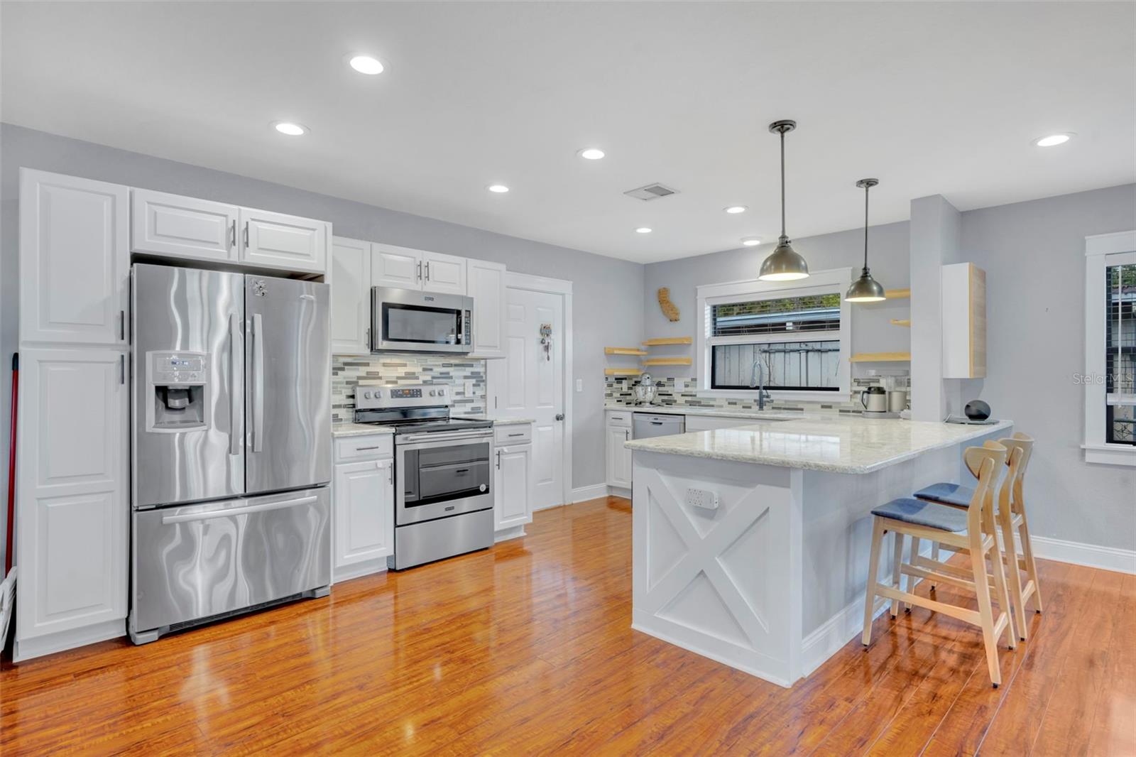 Image 4 of 28 For 1081 Lake Weldona Drive