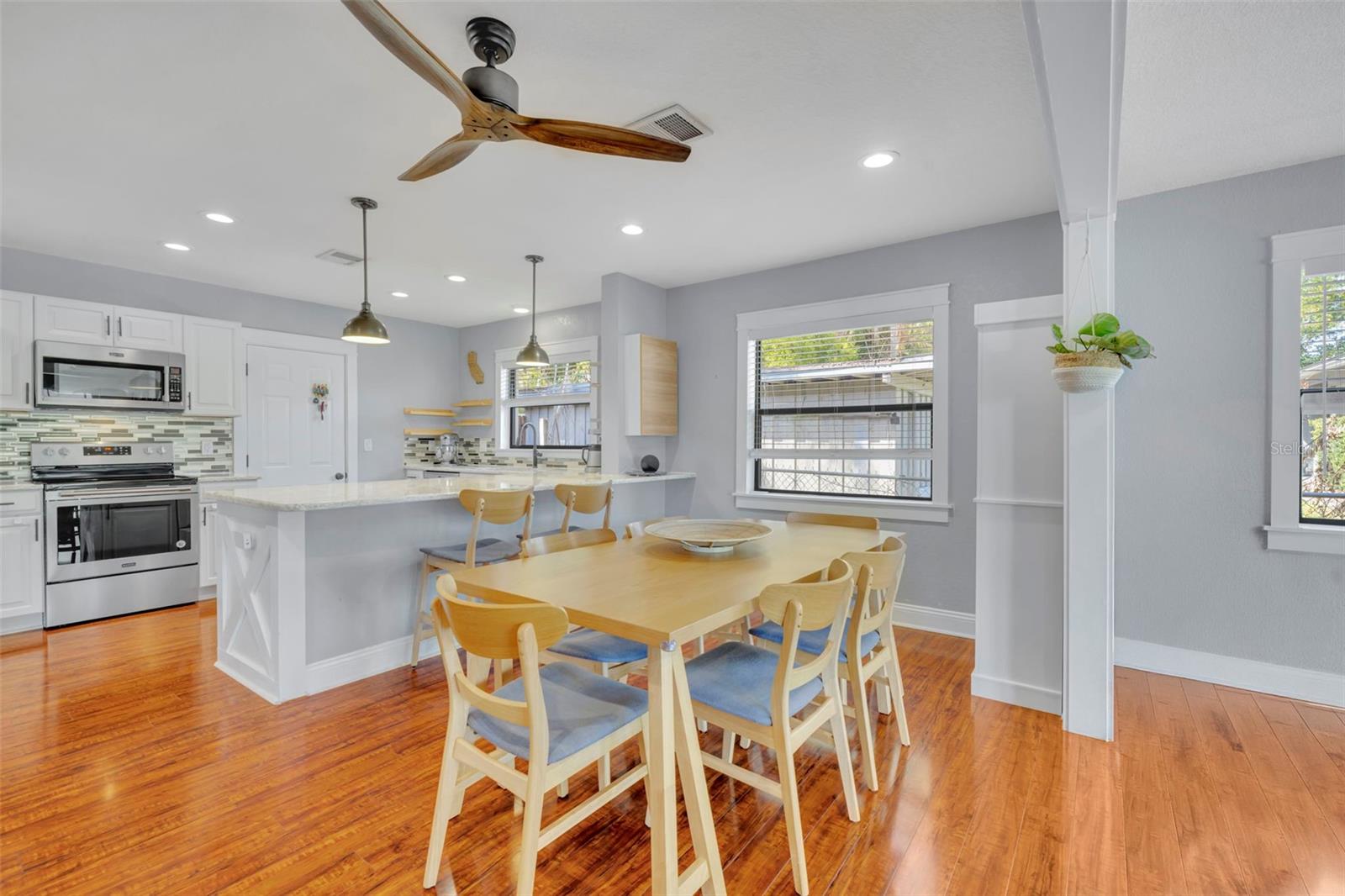 Image 8 of 28 For 1081 Lake Weldona Drive