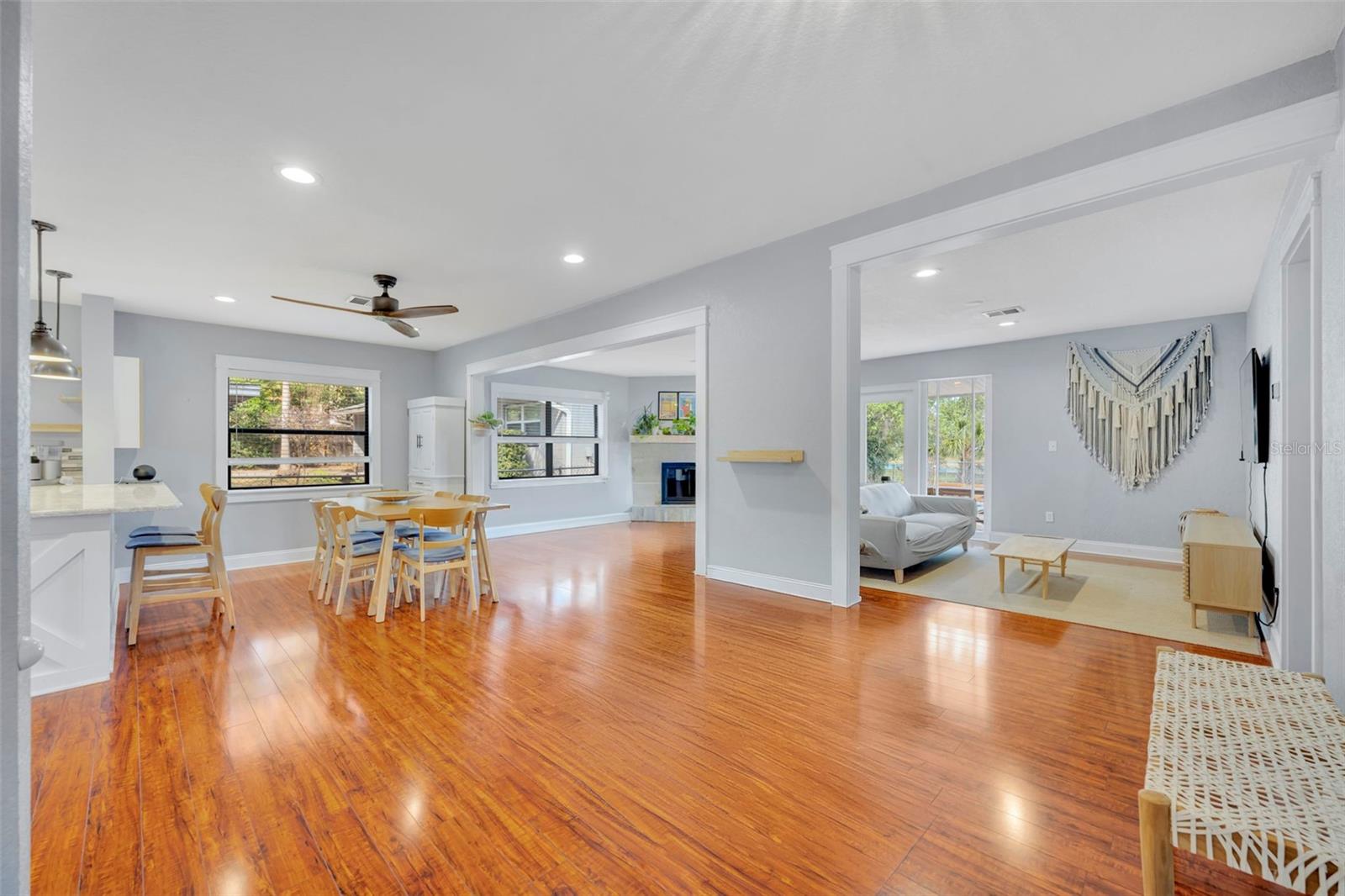 Image 9 of 28 For 1081 Lake Weldona Drive