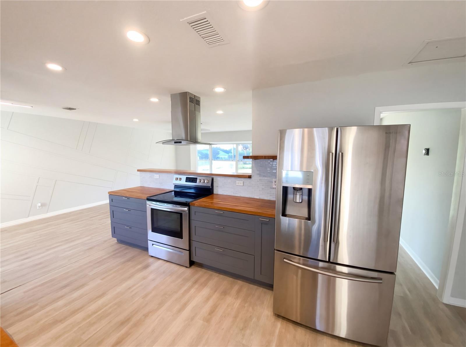 Image 18 of 37 For 408 Ocean Court