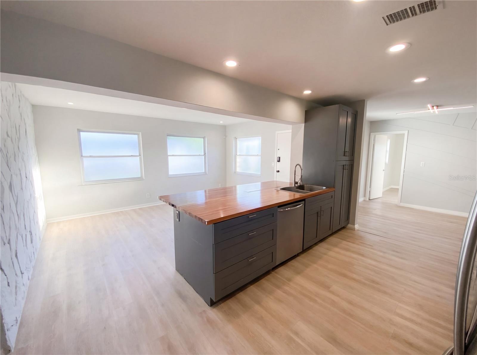 Image 19 of 37 For 408 Ocean Court