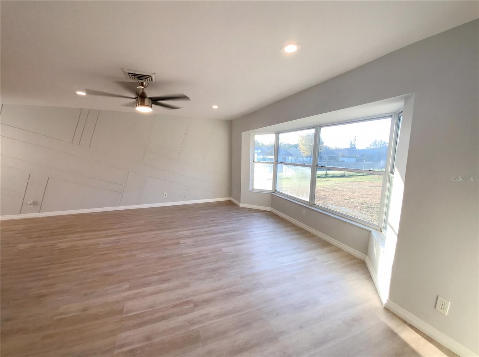 Image 21 of 37 For 408 Ocean Court