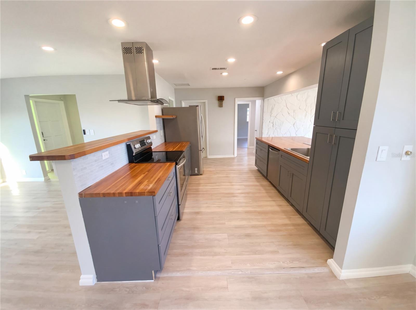 Image 25 of 37 For 408 Ocean Court