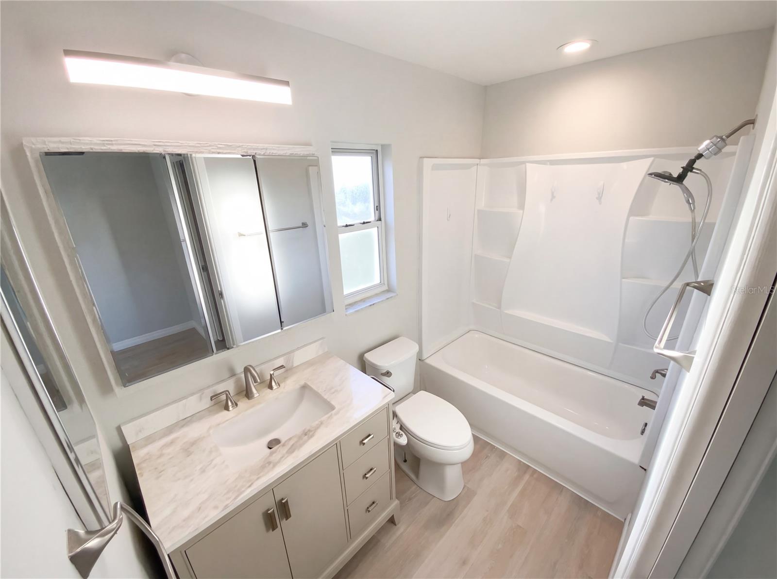 Image 27 of 37 For 408 Ocean Court