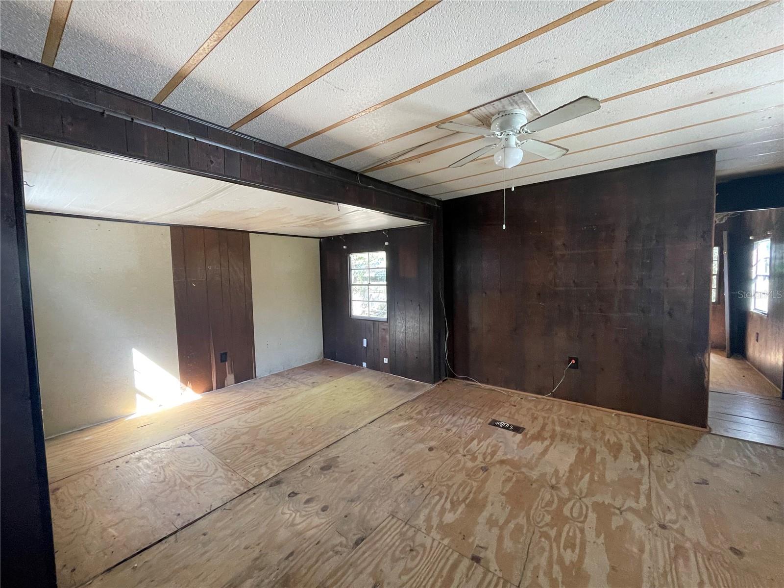 Image 5 of 26 For 31725 Spruce Drive